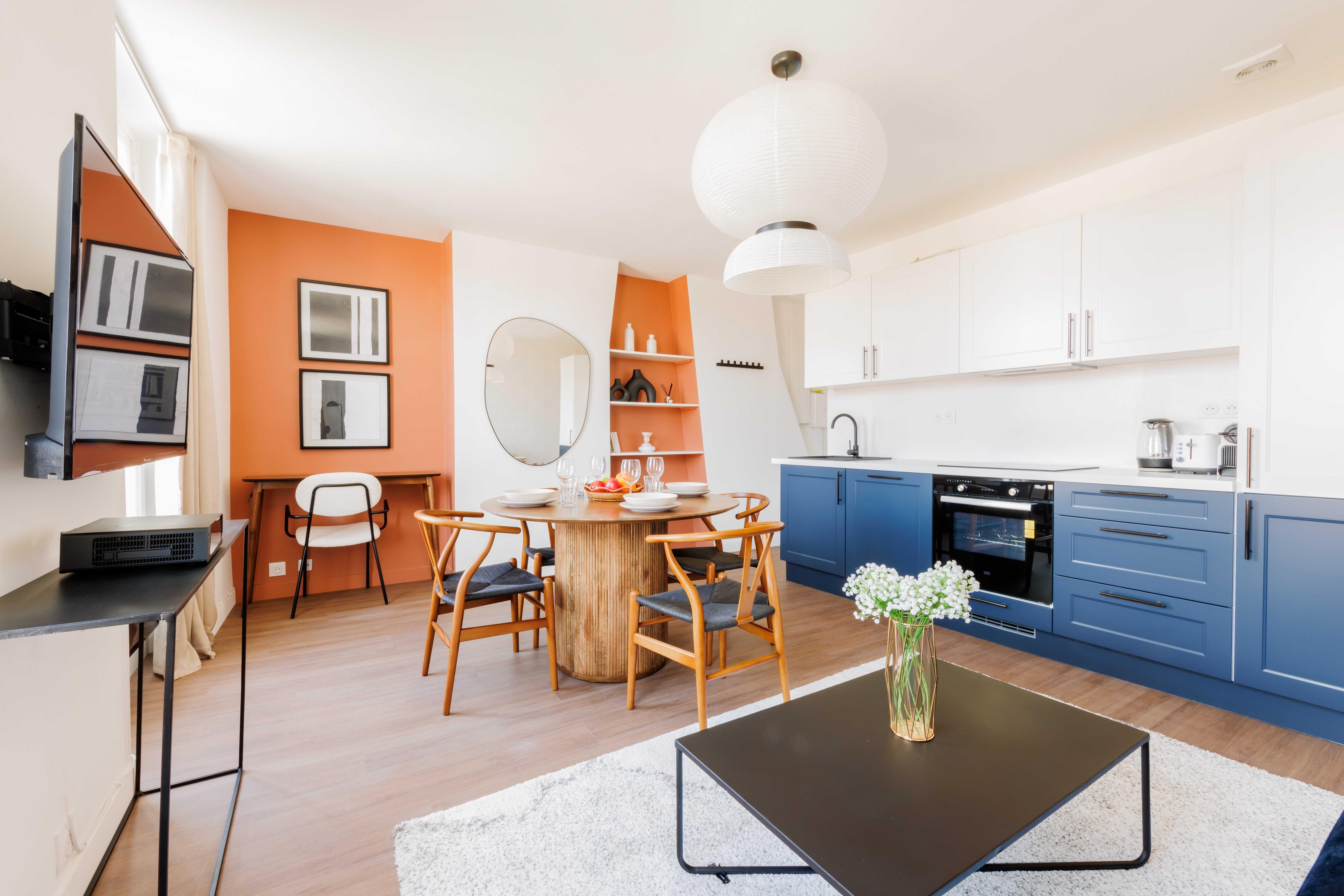 Luminous apartment - Saint-Germain-des-Pres - Tap to explore photos