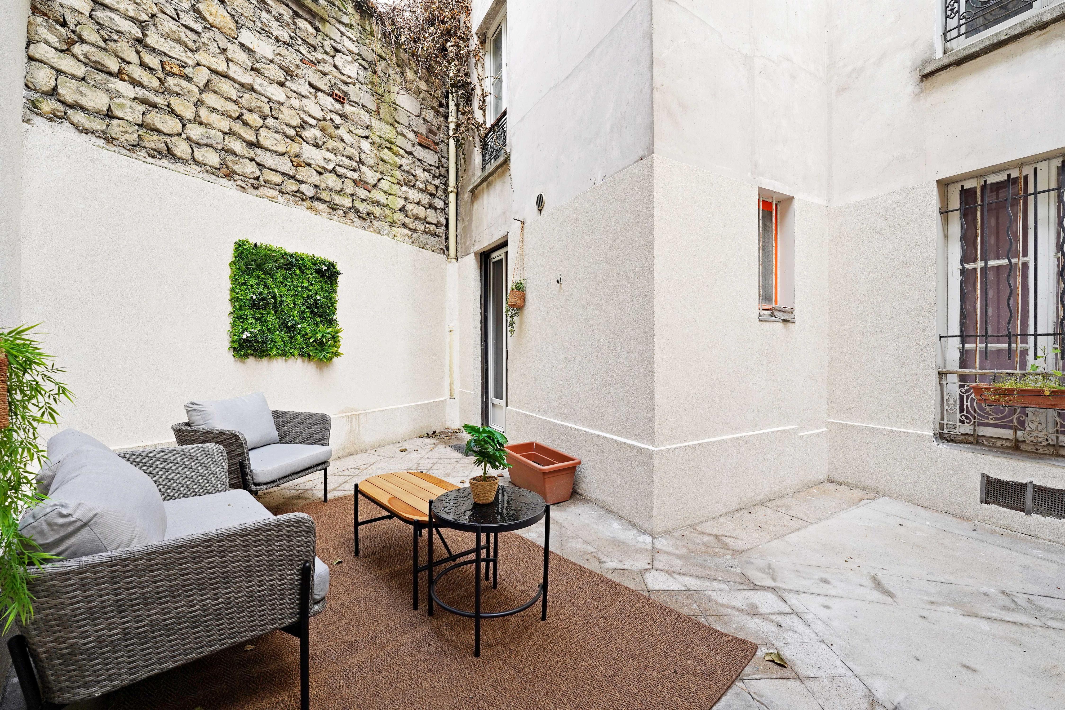 Charming studio - 2P - Batignolles - Tap to explore photos