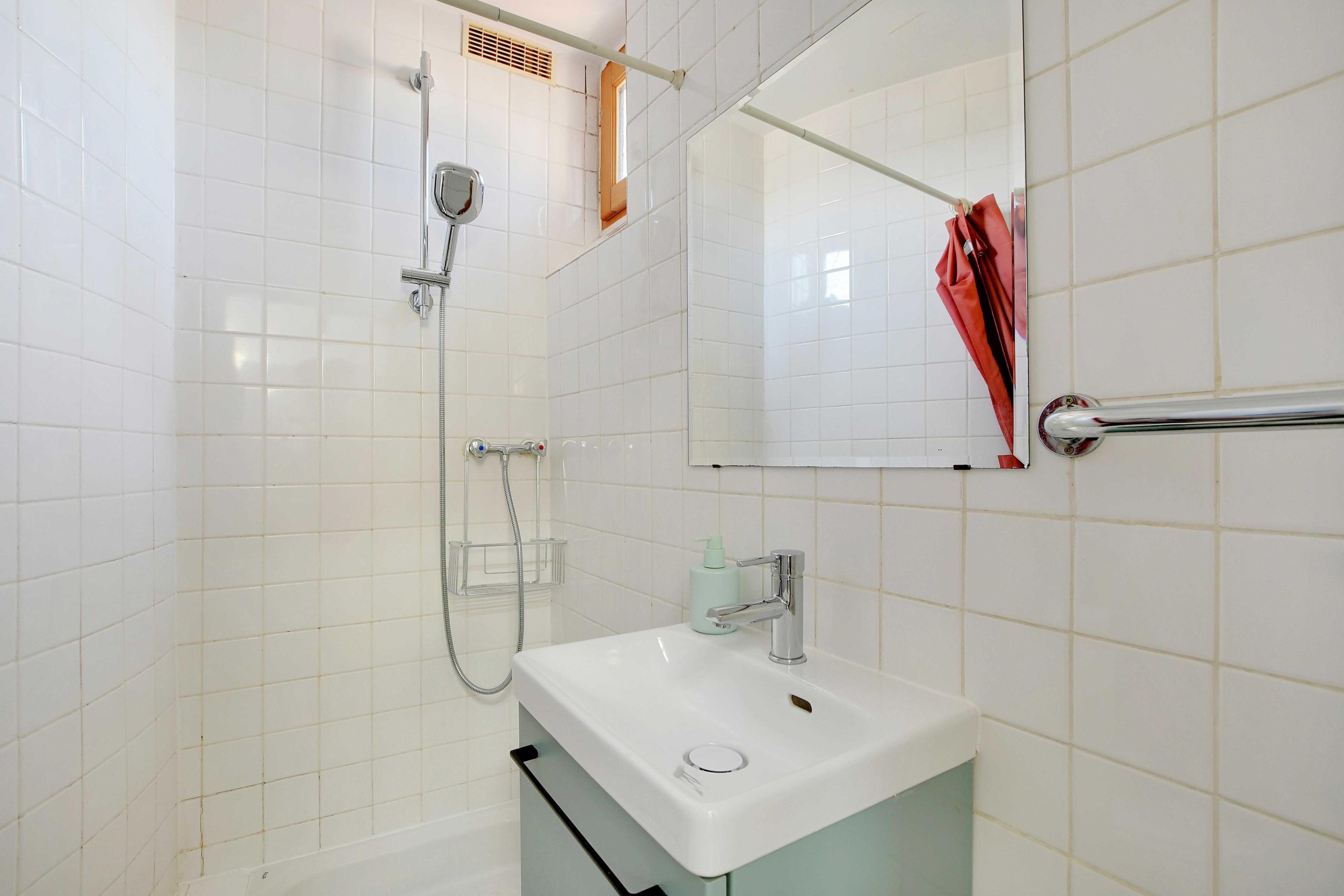 Charming studio - 2P- Canal Saint-Martin 12 Room Type - Charming studio - 2P- Canal Saint-Martin 12
