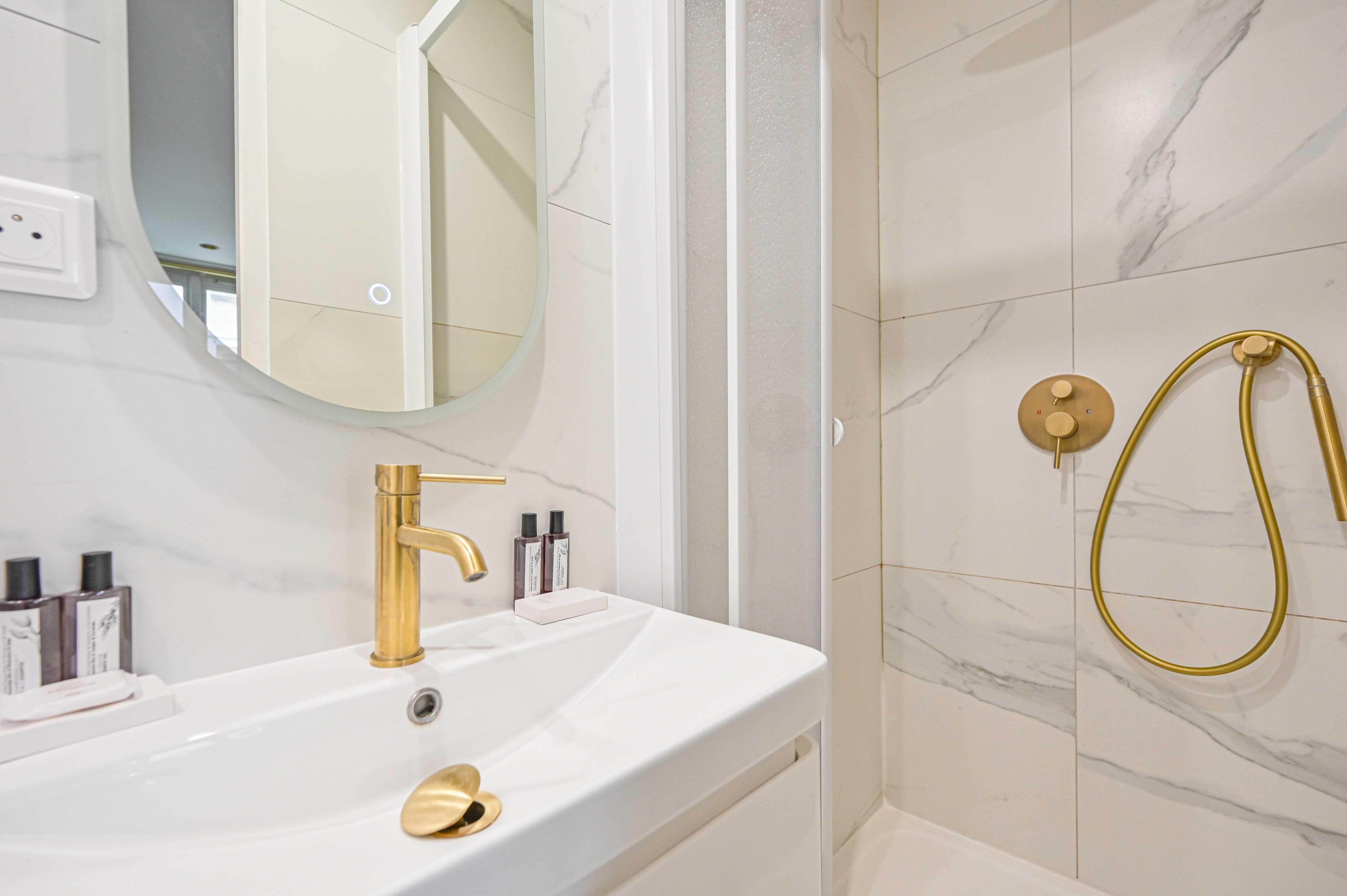 Charming apartment - 2P - 16th arrondissement - Tap to explore photos