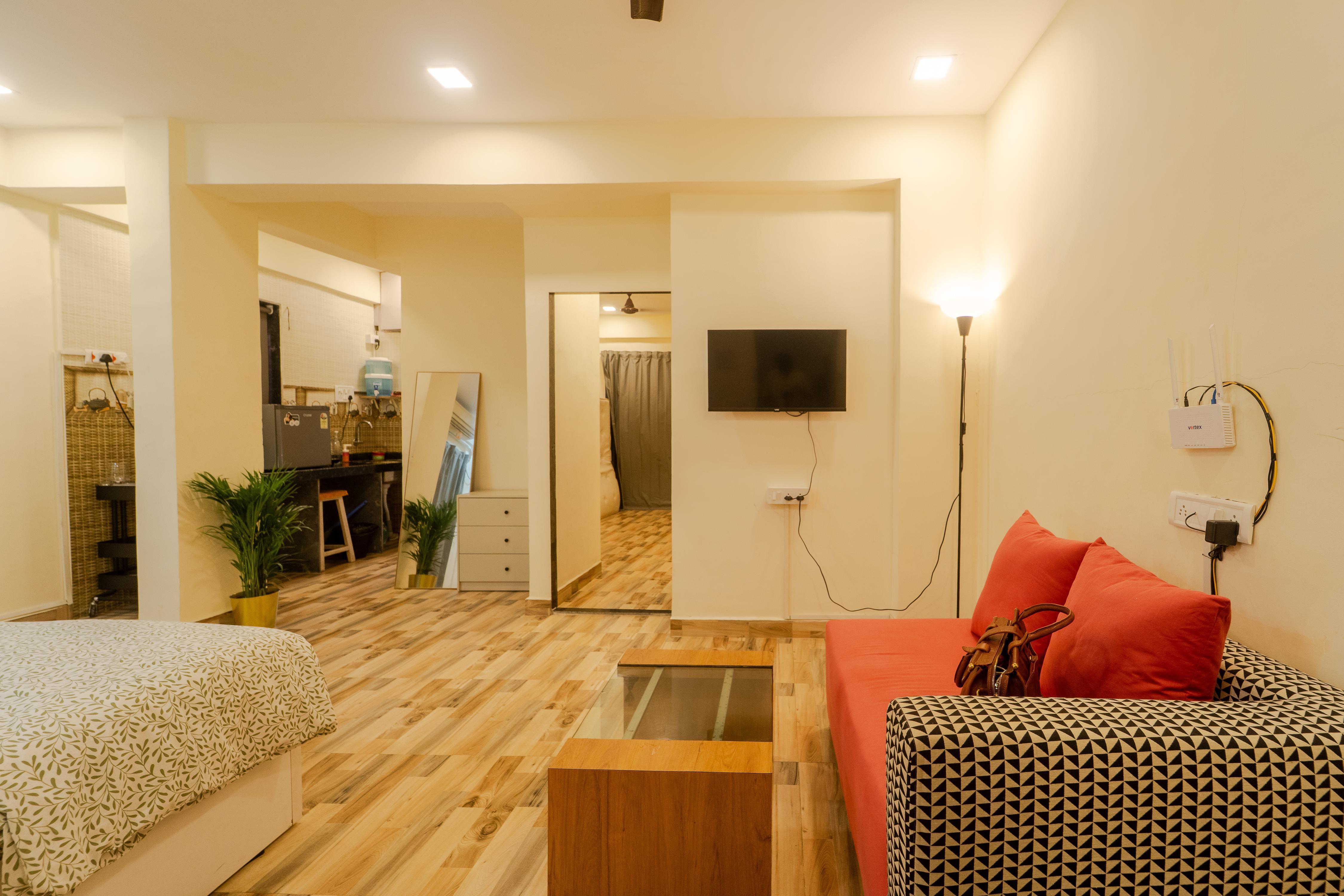 Cozy Central 1BHK in Bandra W :Rose 1 - Tap to explore photos