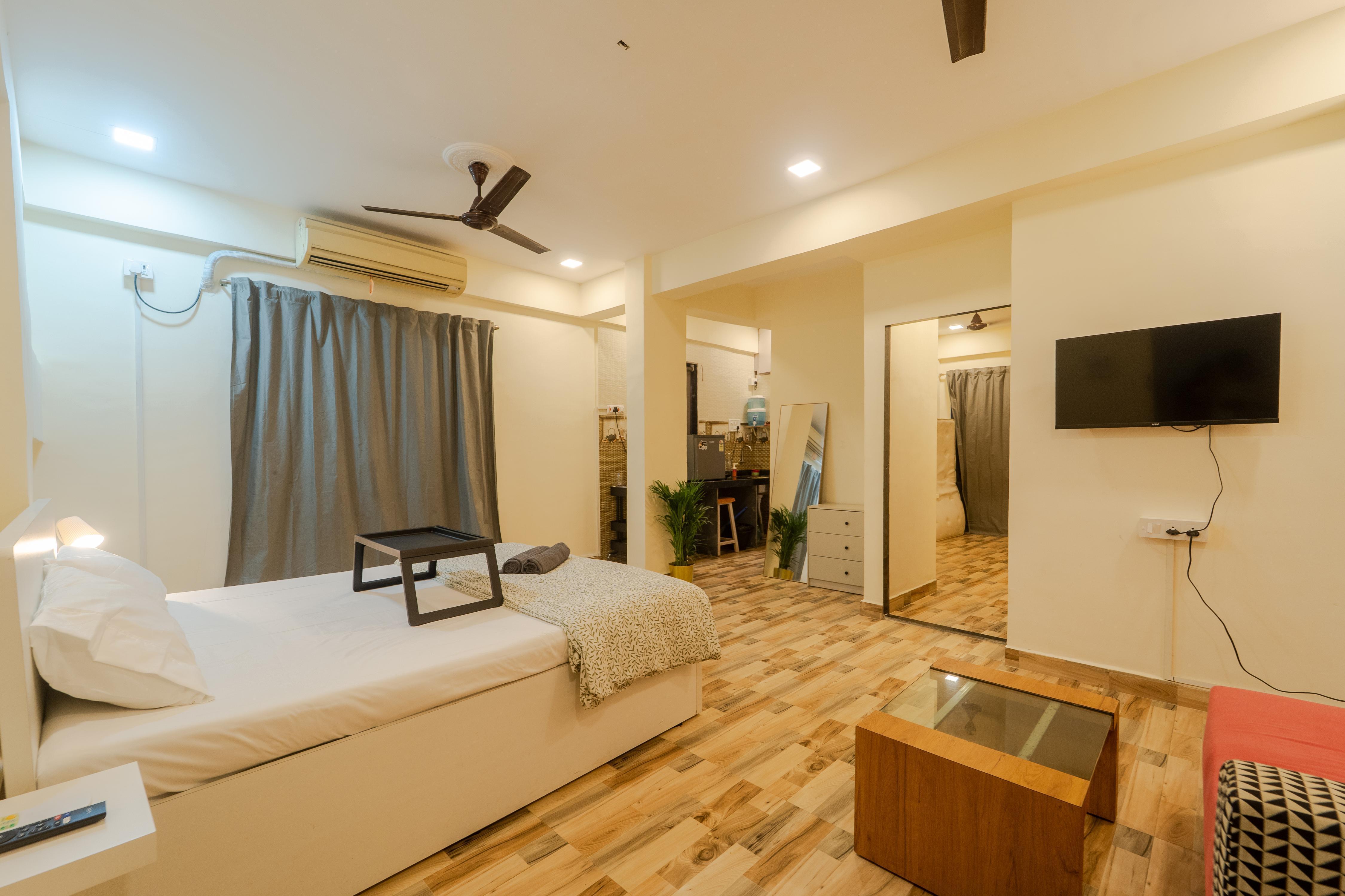 Cozy Central 1BHK in Bandra W :Rose 1 - Tap to explore photos