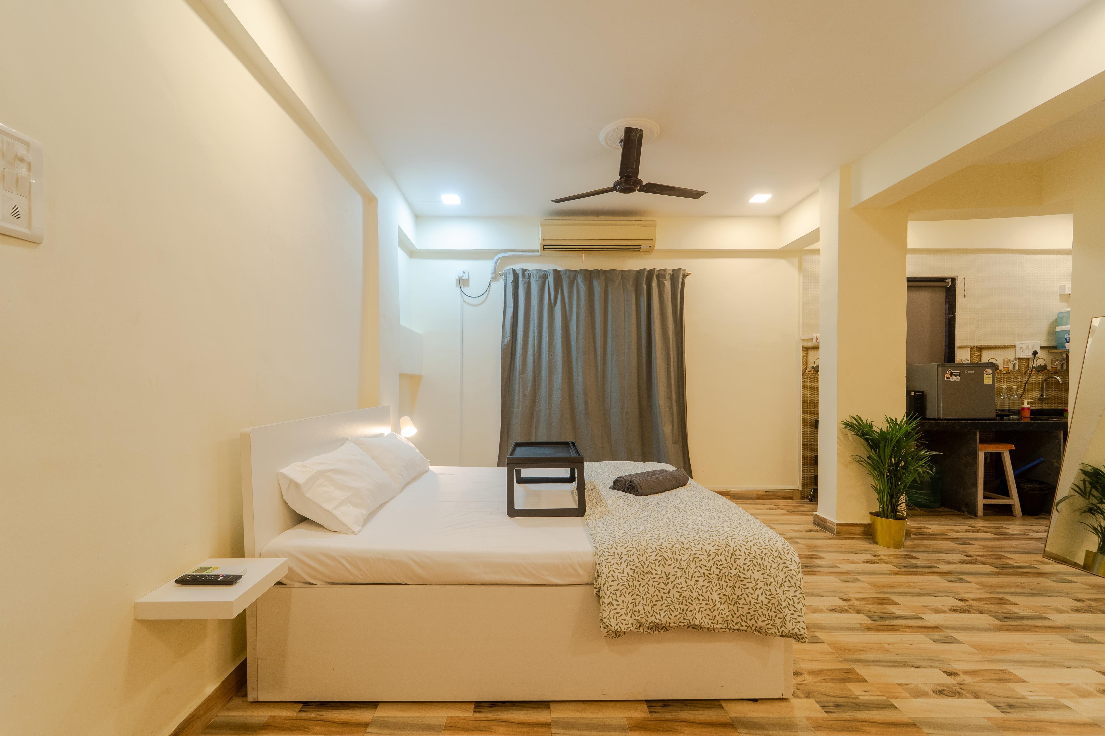 Cozy Central 1BHK in Bandra W :Rose 1
