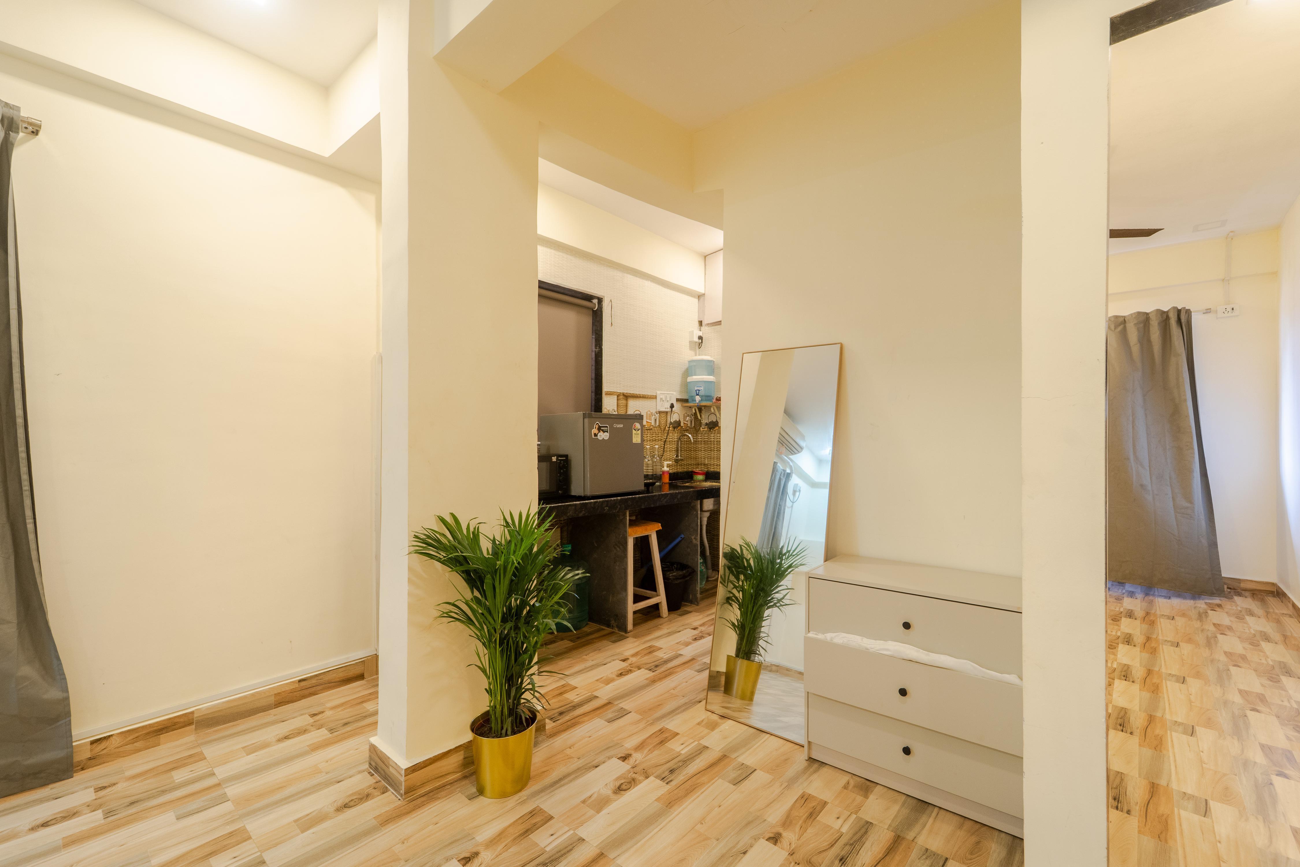 Cozy Central 1BHK in Bandra W :Rose 1 - Tap to explore photos