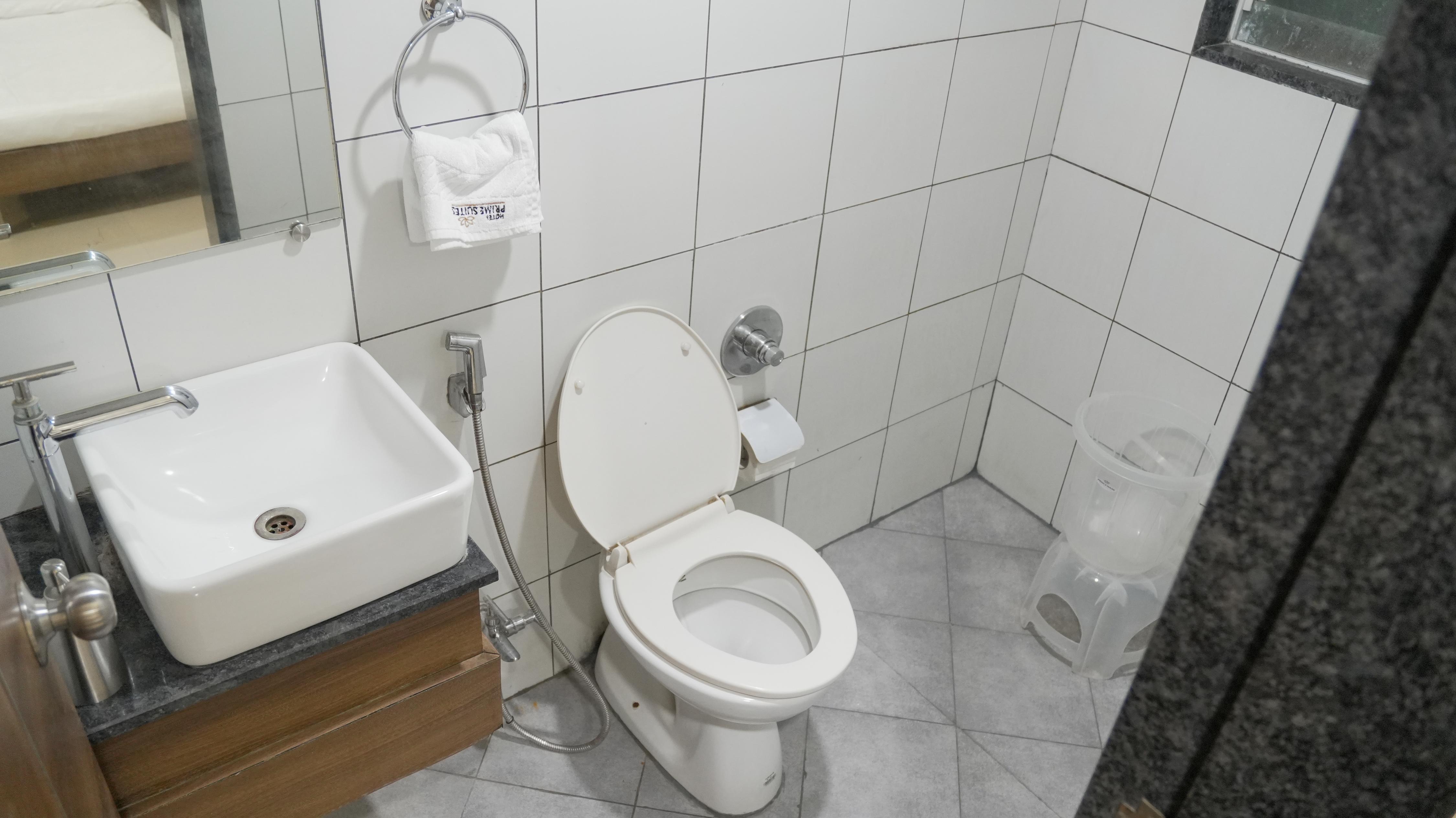 Hotel Prime Suites - Tap to explore photos