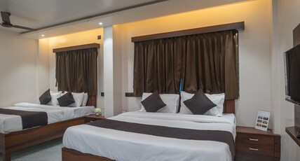 Hotel Shreenam Room Type - Deluxe Room with City View