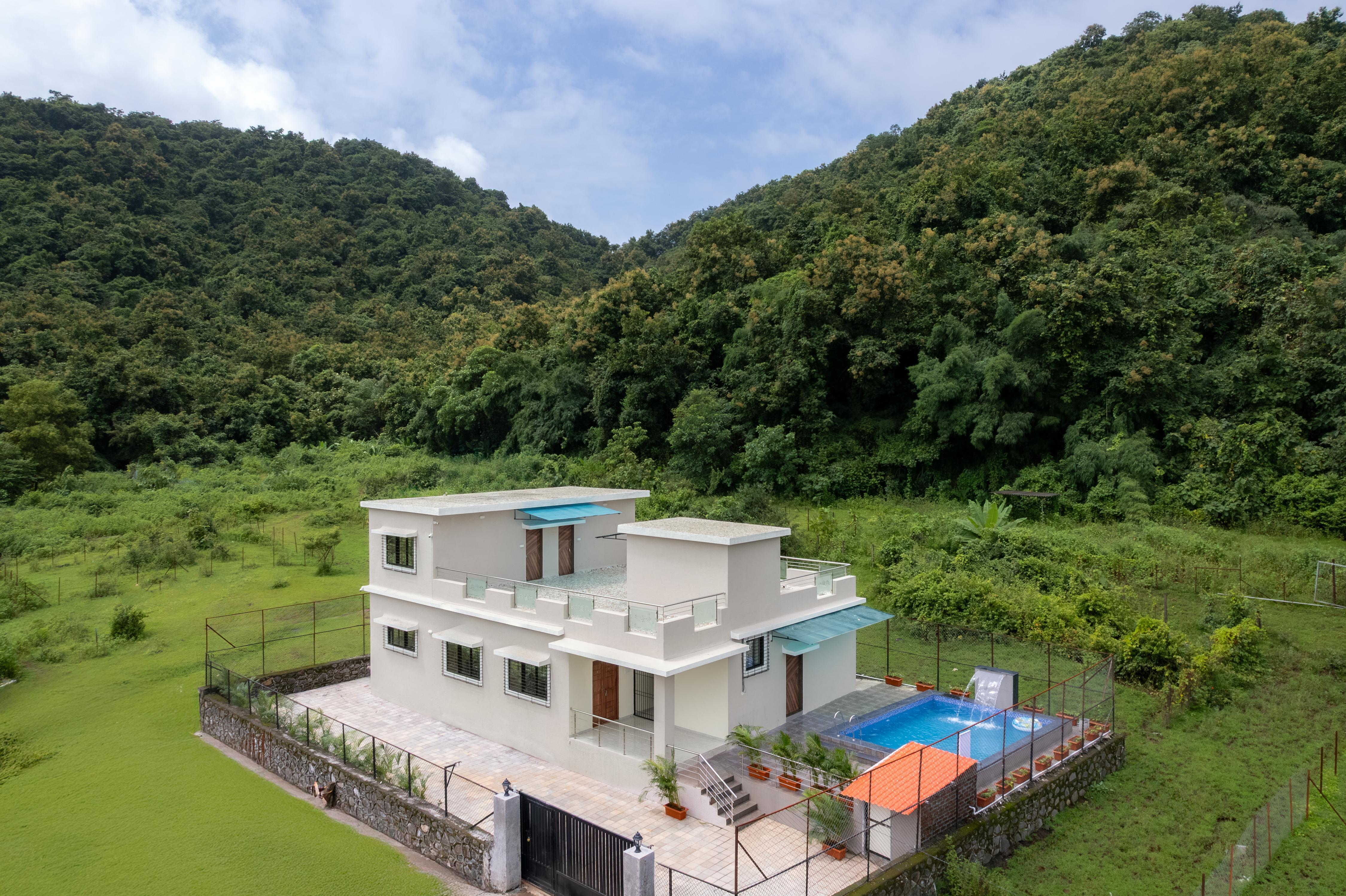 Alaya Stays Fernstead 4 BHK Villa with Pvt Pool & Hillview - Tap to explore photos