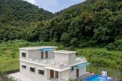 Alaya Stays Fernstead 4 BHK Villa with Pvt Pool & Hillview