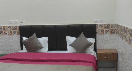 The Street Homestays Agra Room Type - Deluxe double room