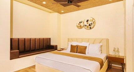 Zostel Homes Mussoorie (Mall Road) Room Type - Superior Four-Bedroom Apartment 