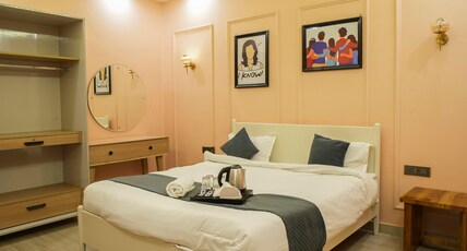 Hotel Parth Paradise Room Type - Family Room with City View