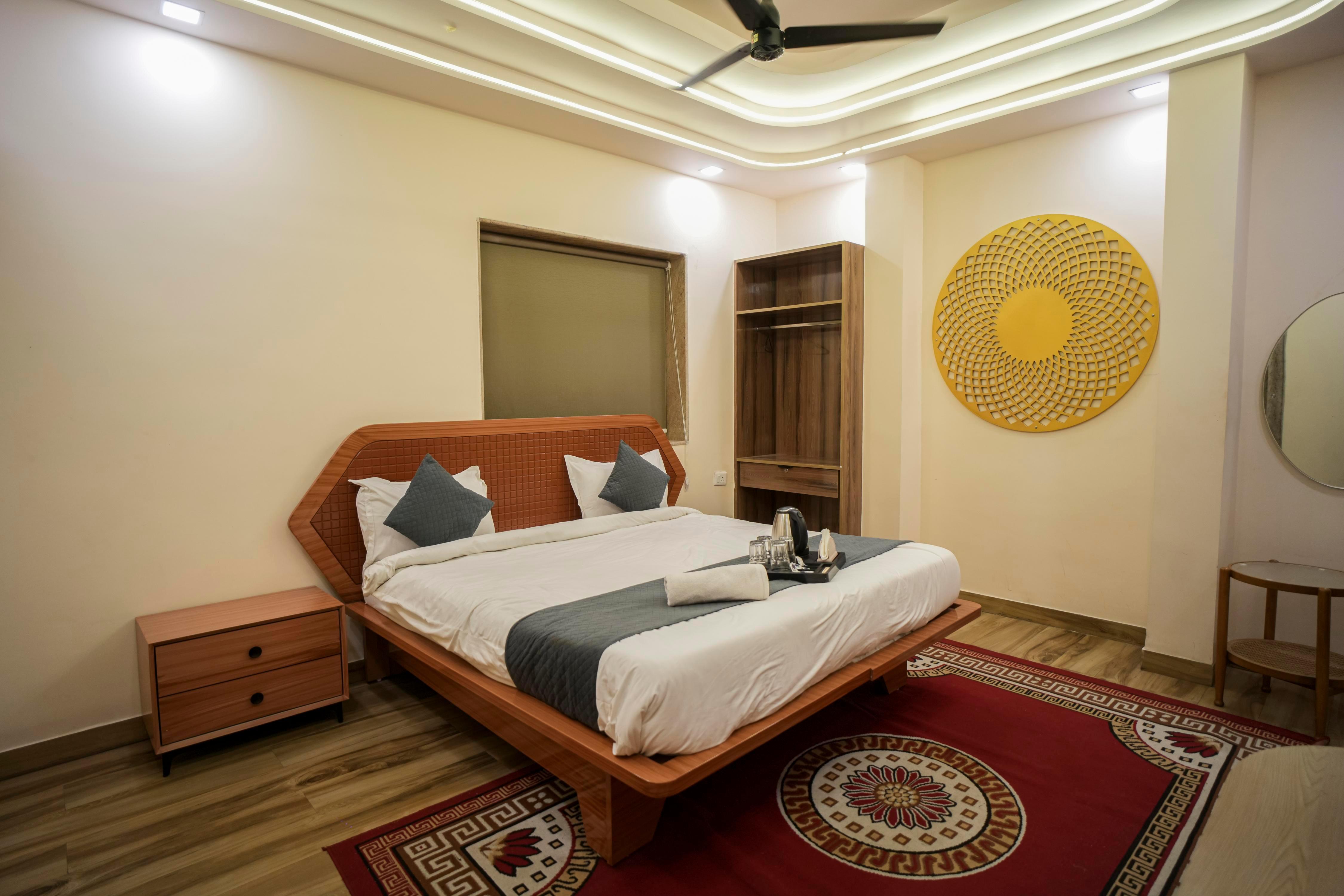 Hotel Parth Paradise Room Type - Suite with City View King Bed