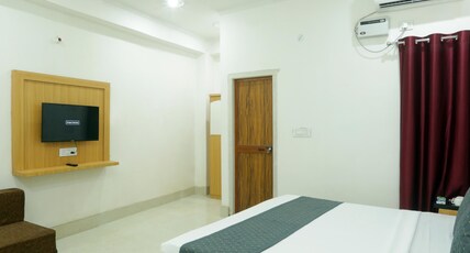 Shri Jagannath Palace Ayodhya Room Type - Deluxe Semi Family Room