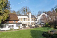 Sunday Box Hill Burford Bridge Hotel
