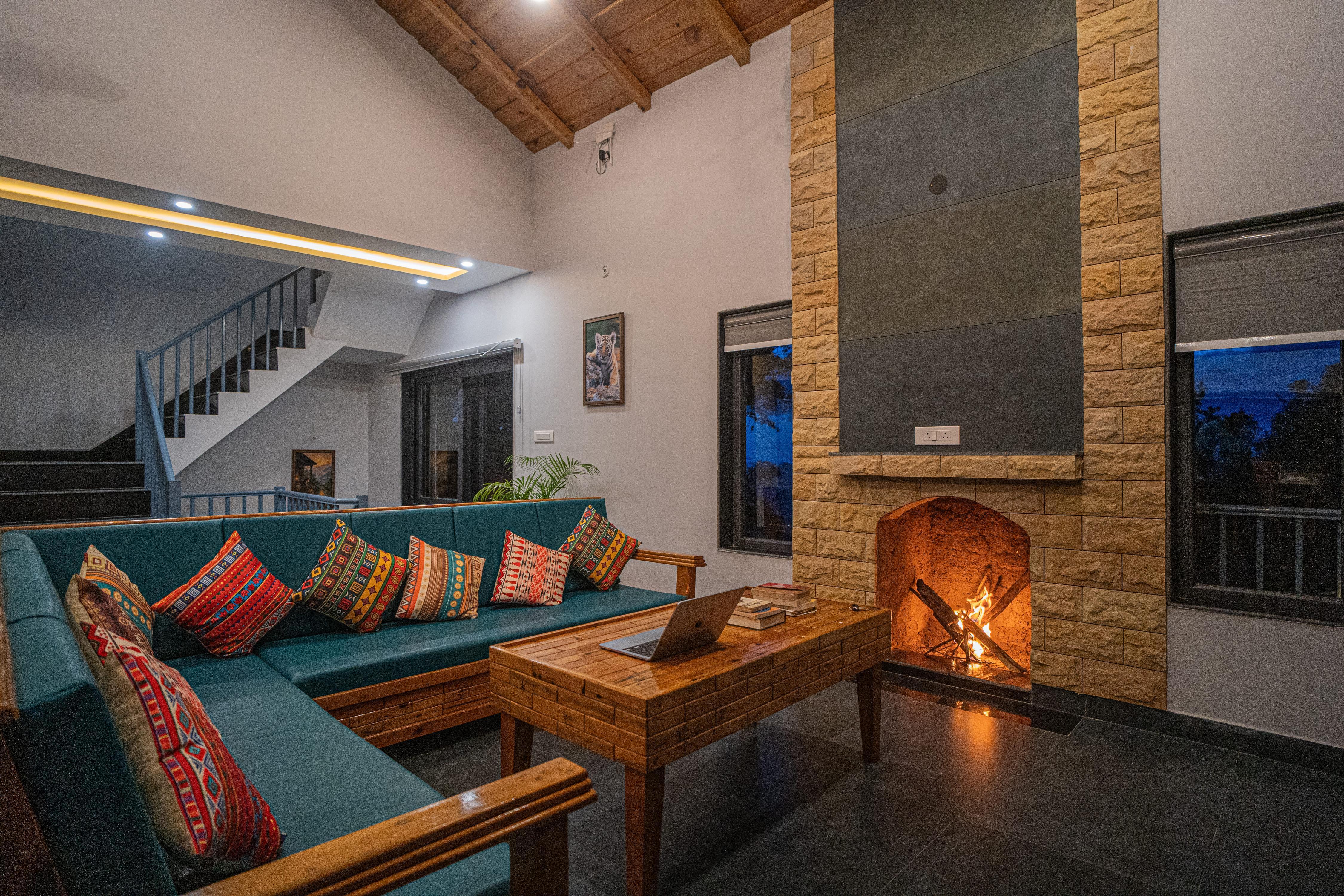 Dilip's Retreat - Luxury 4 BHK Villa - Tap to explore photos