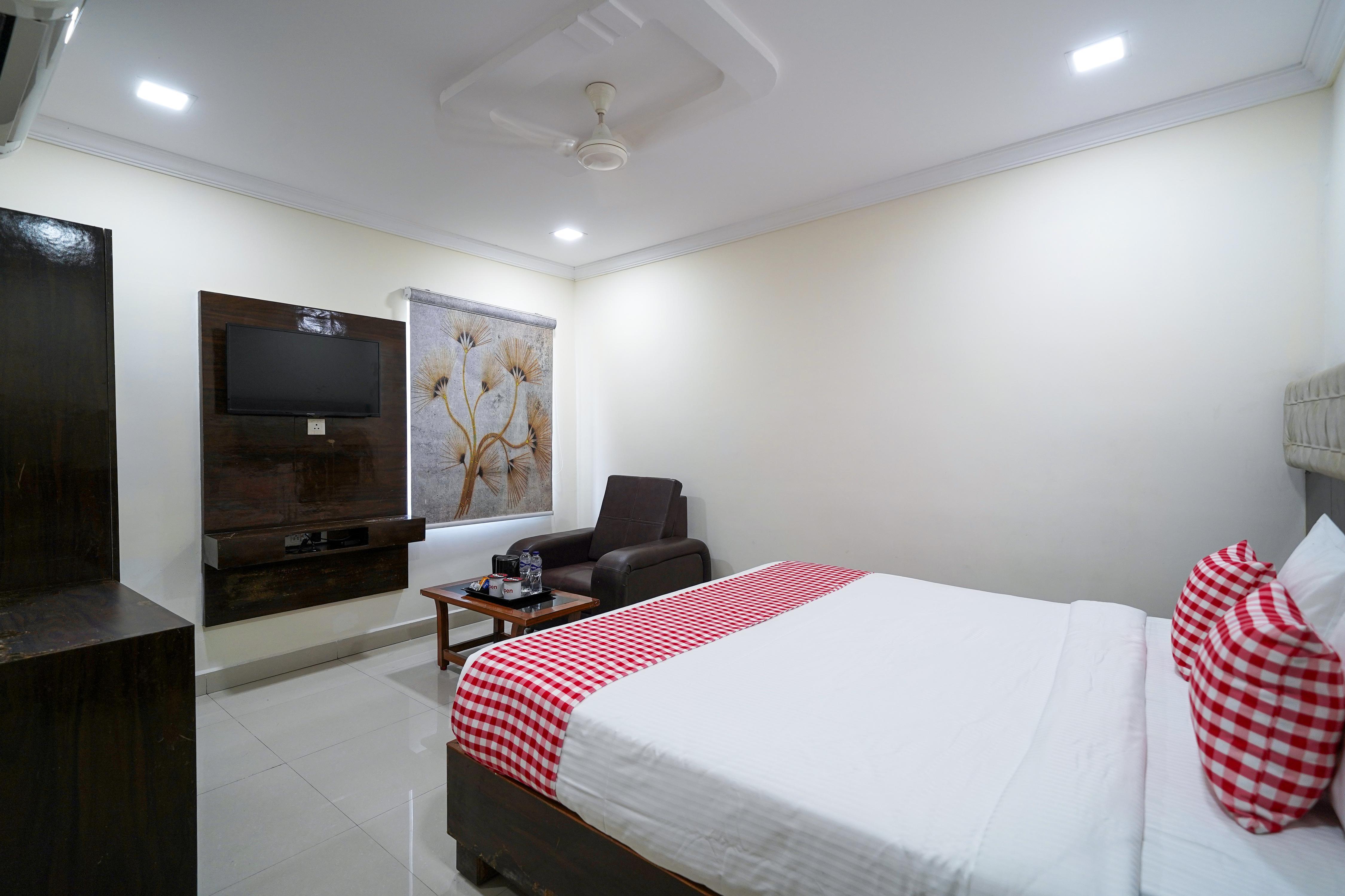 Open Hotel by Olive - Hotel Siddartha Elite Room Type - Deluxe King