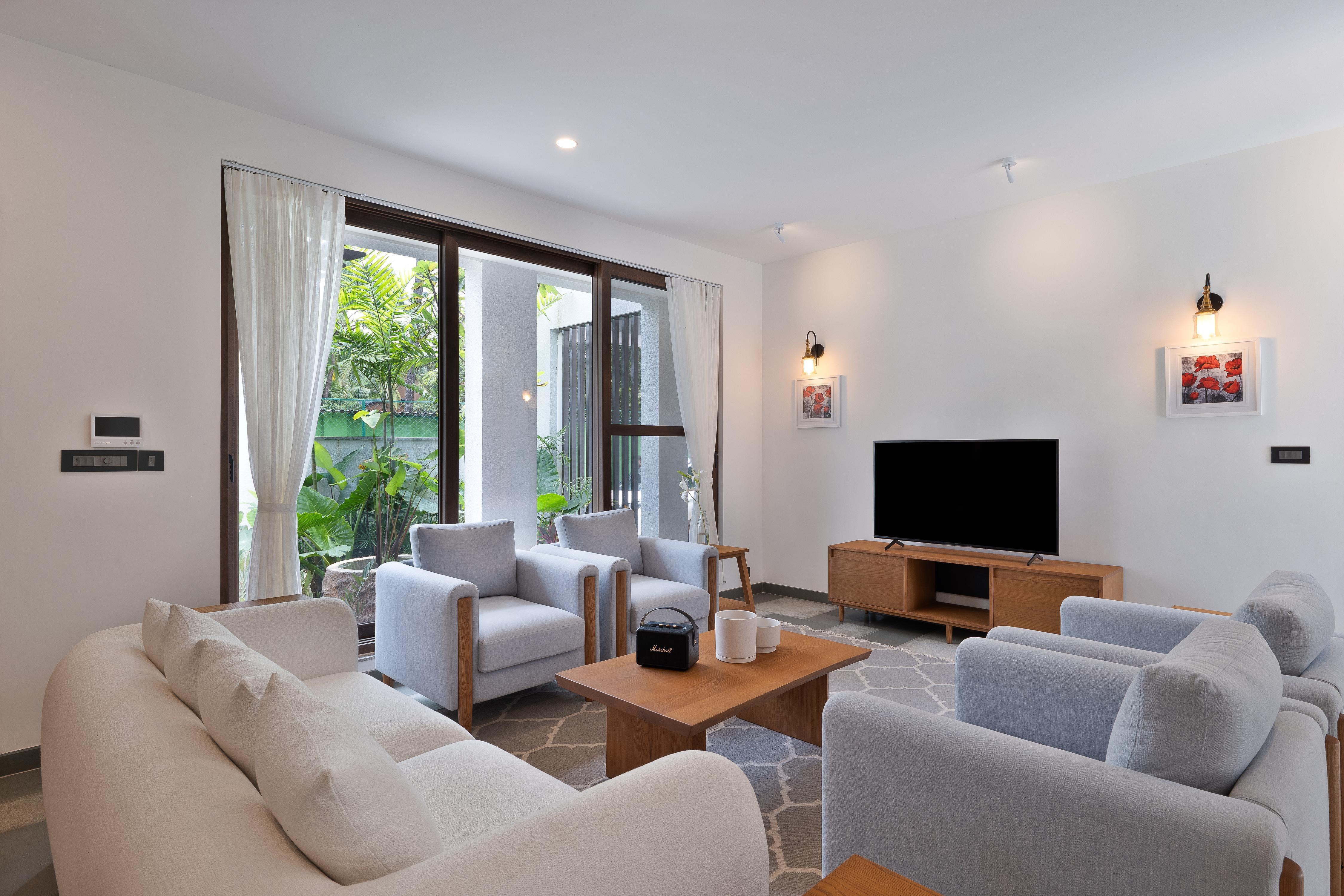 MelhorStays - L- S10 4BHK villa with private pool @ Anjuna - Tap to explore photos