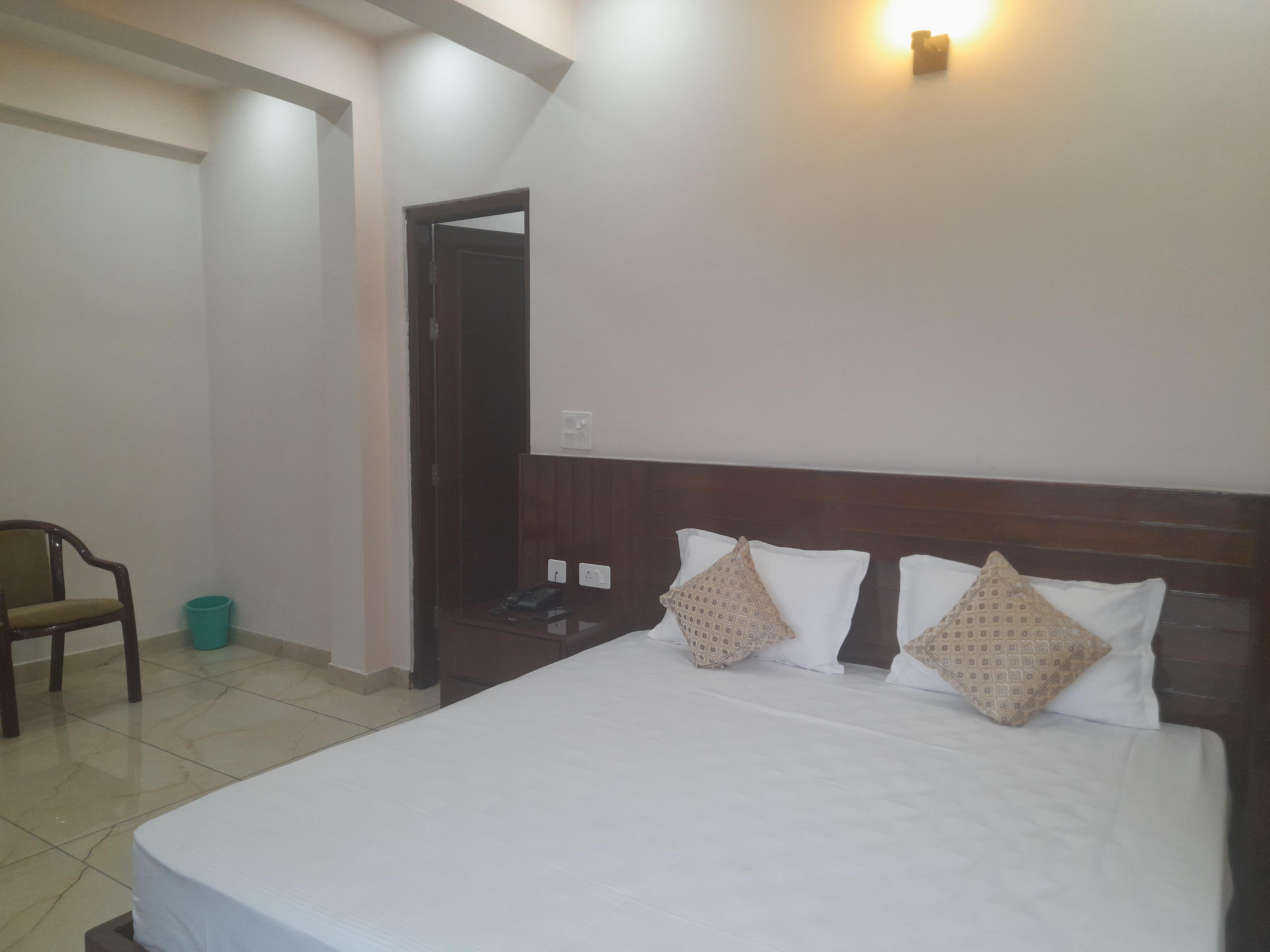 Hotel DHARAMSHALA AYUSH HEALTH PARADISE - Tap to explore photos