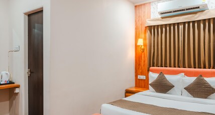 Travinities Hotel Asilo Prime Room Type - Deluxe Room