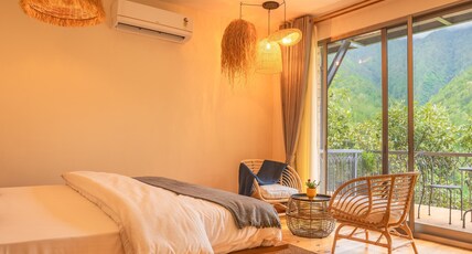 Over The World Room Type - Queen Bed Room with Mountain View