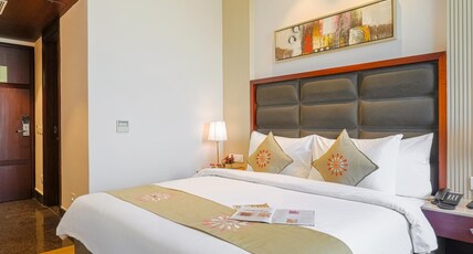 BluSalzz Select City Centre near Golden Temple Room Type - Deluxe Room