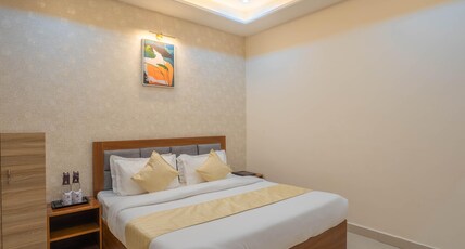 Perfectstayz Value Om Palace near Prem Mandir with Parking Room Type - Deluxe Room