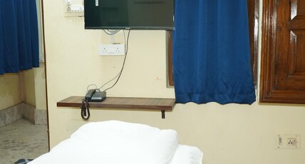 Hotel Blue Diamond & Colonel kabab Restaurant Room Type - AC DOUBLE BED Room