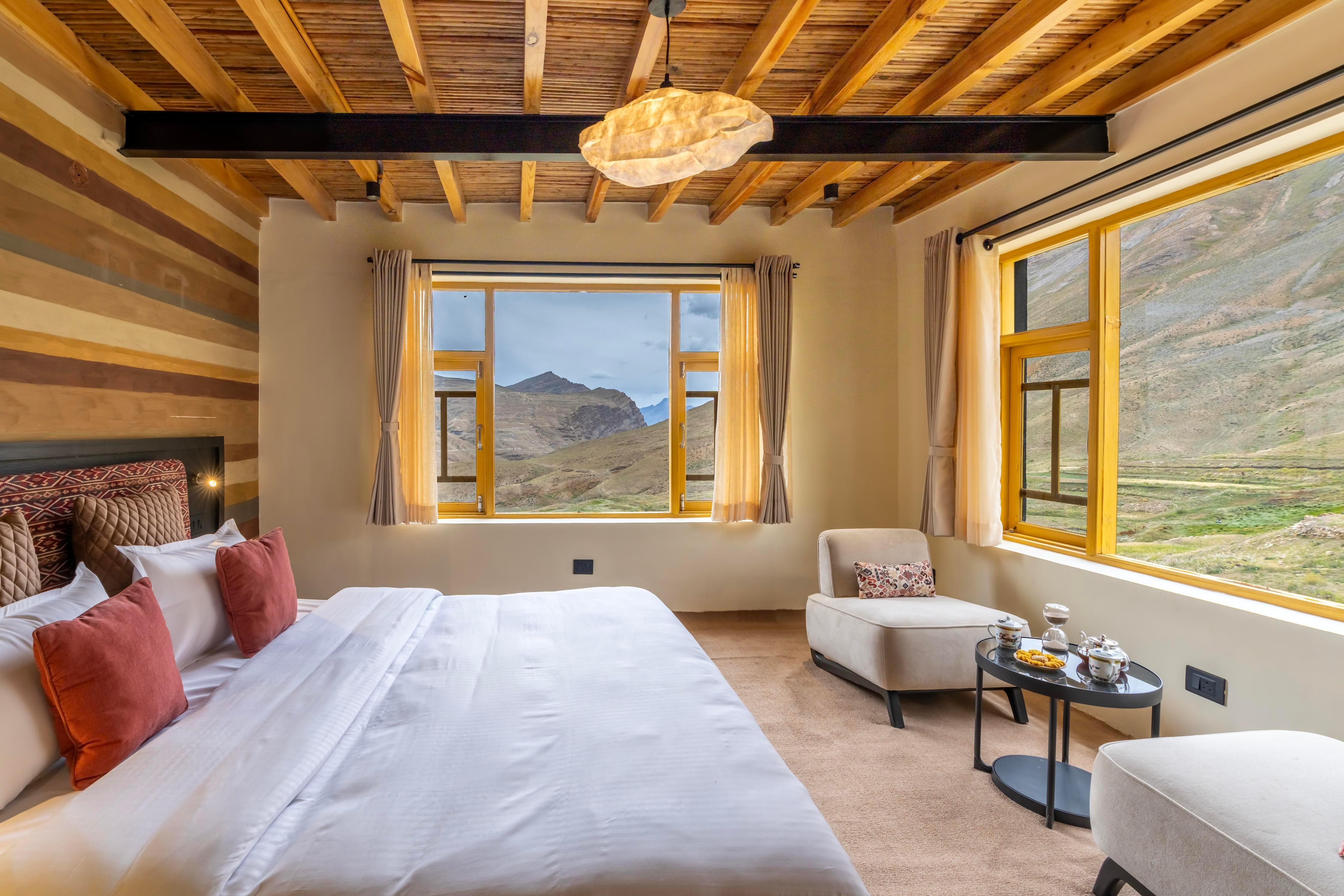 House on the Clouds, Spiti Room Type - Superior King with Valley View