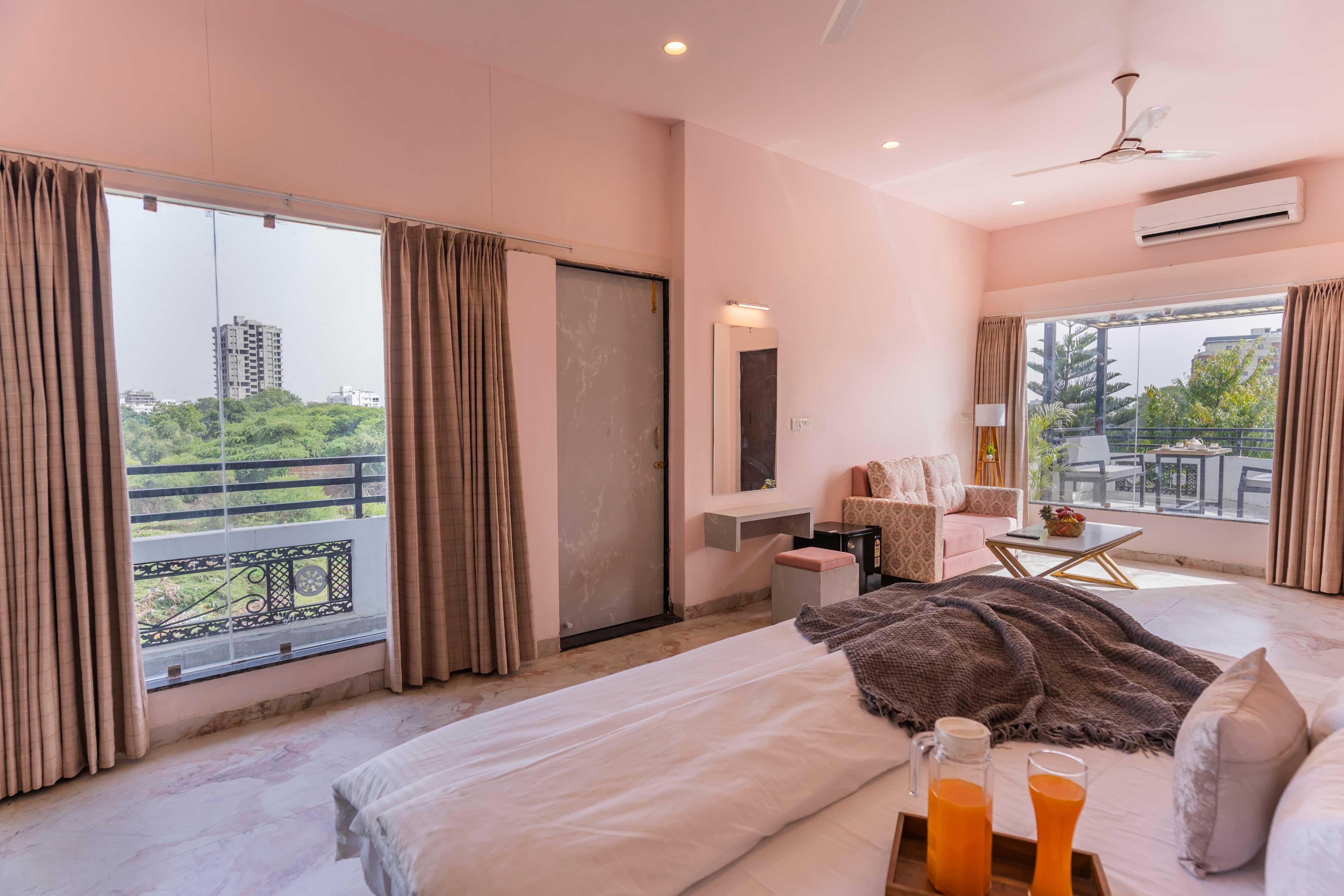 Aara - Boutique stay Room Type - Jacuzzi suite