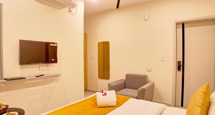 Gateway Transit Hotel Room Type - Deluxe Room