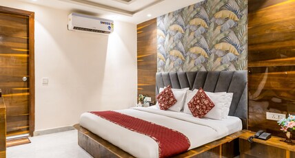 Hotel Baba's Inn- Pitampura Room Type - Suite Room With Living Room and Bathtub Hotel Baba's Inn- Pitampura Room Type - Suite Room With Living Room and Bathtub