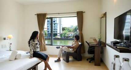 Coastal Pearl Hotel Miramar Lakeview Room Type - Luxury Room with Lake View King Bed