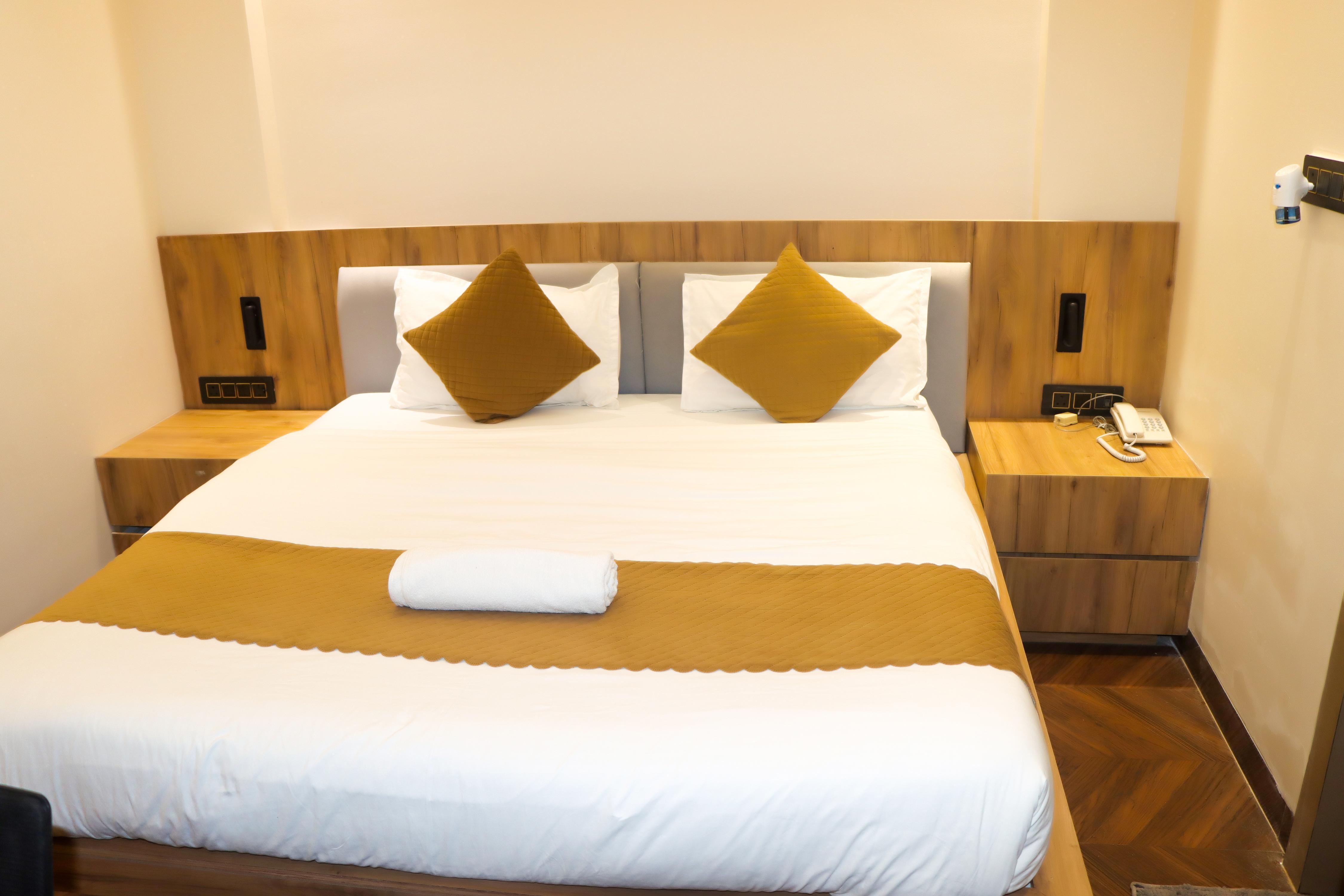 Narrow Gauge Hotel - Tap to explore photos