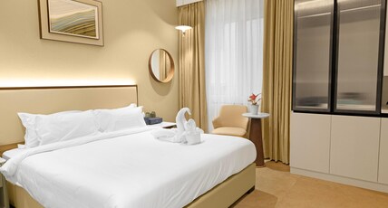 Quad Hotels  Room Type - Q Classic