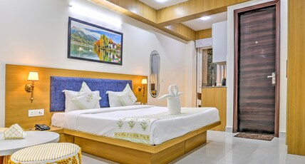 Sky Luxuria Hotel Apartment Medanta Medicity Room Type - Executive Suits With Balcony