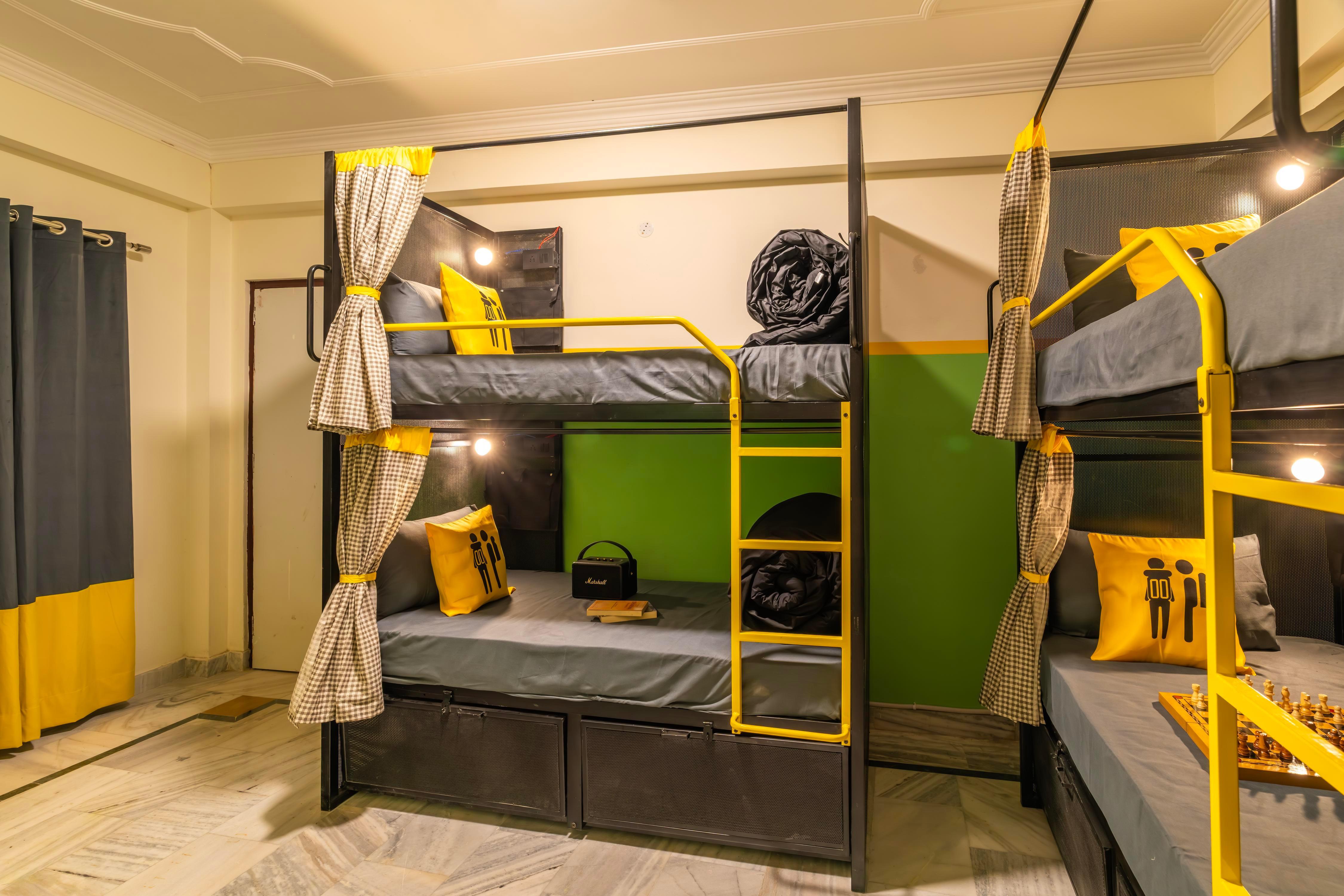 The Hosteller Rishikesh, Laxman Jhula Room Type - Bed in 4 Bed Mixed Dormitory