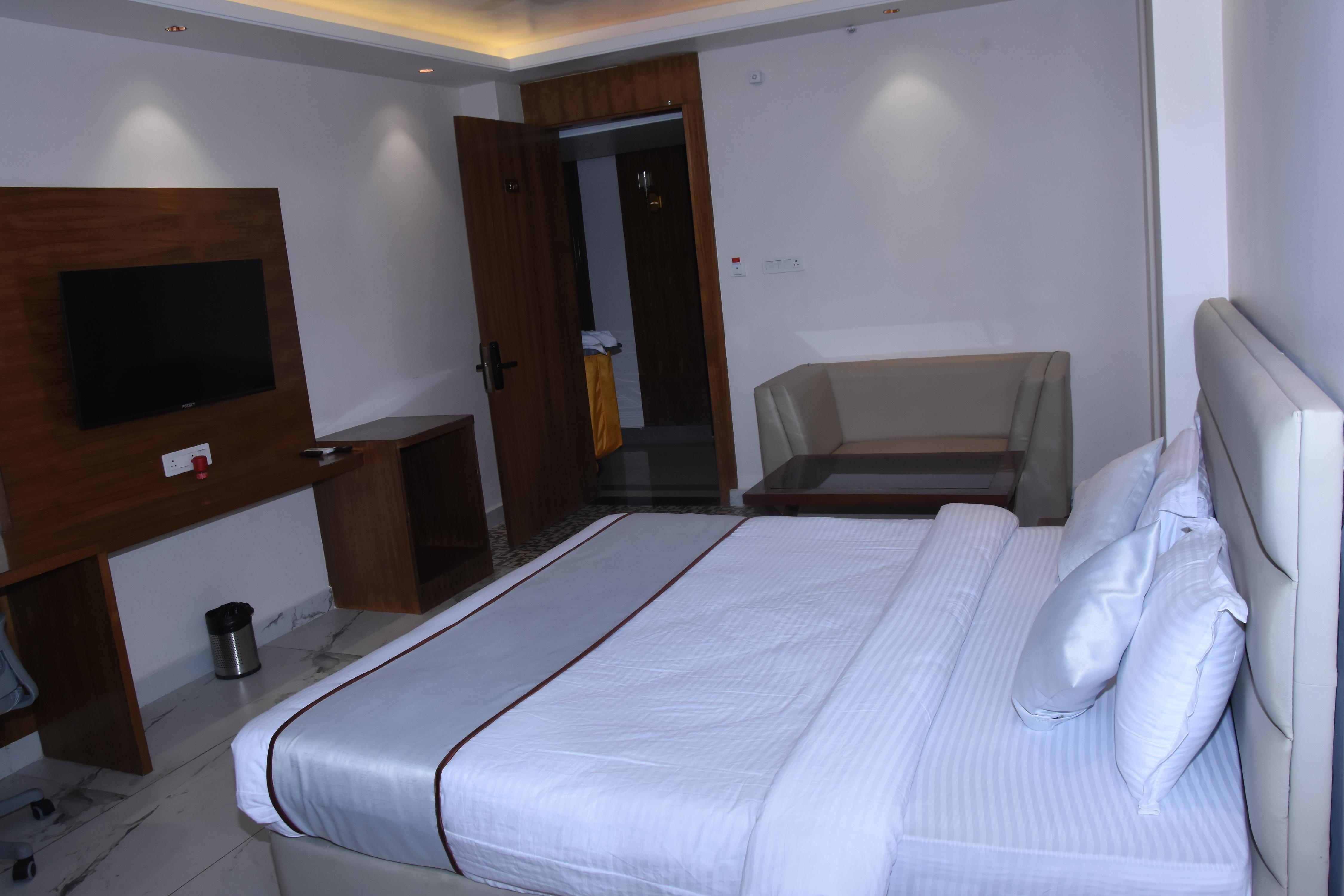 Hotel Yash Raj