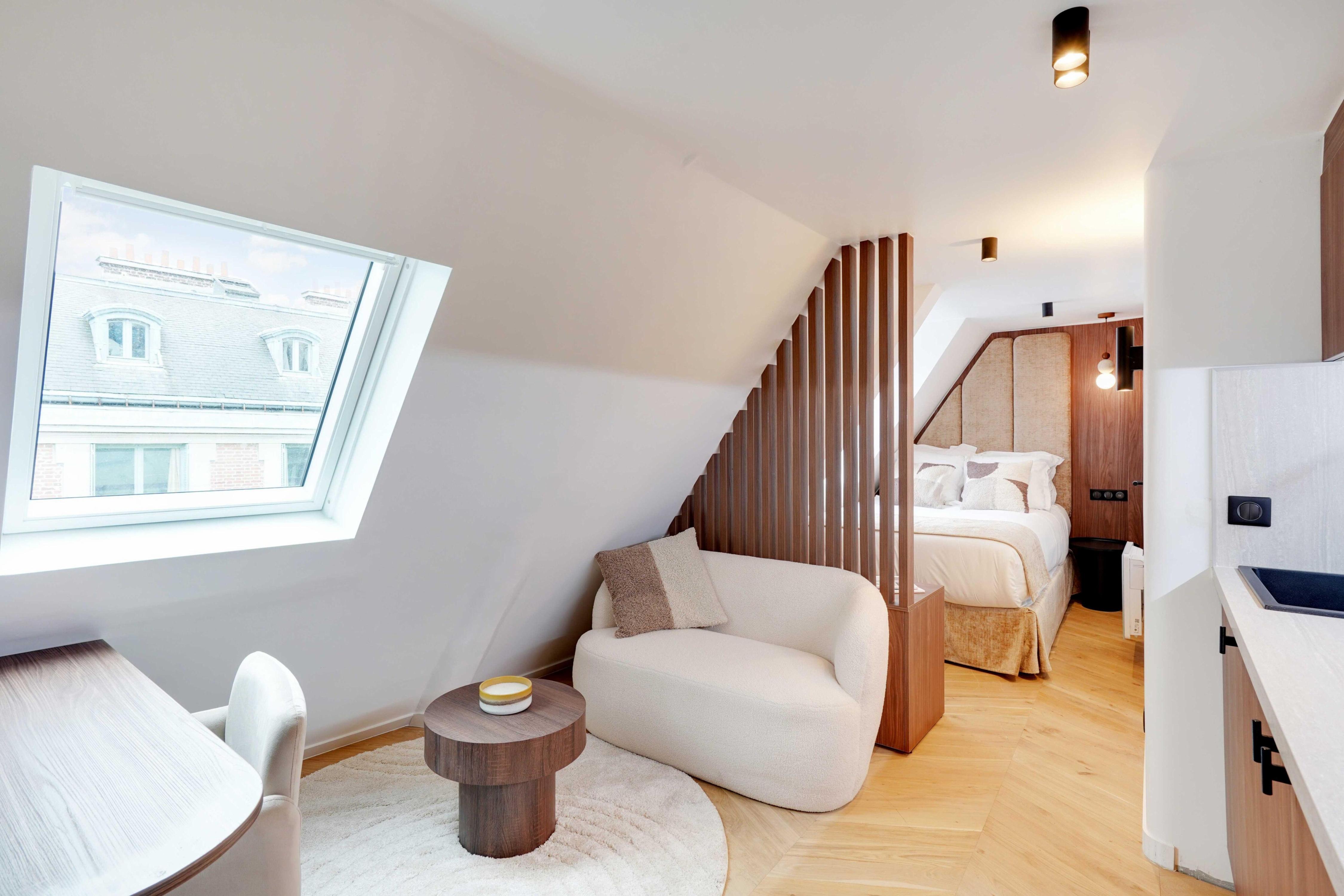 Cosy & Modern studio - 2P - Saint Lazare/8eme - Tap to explore photos