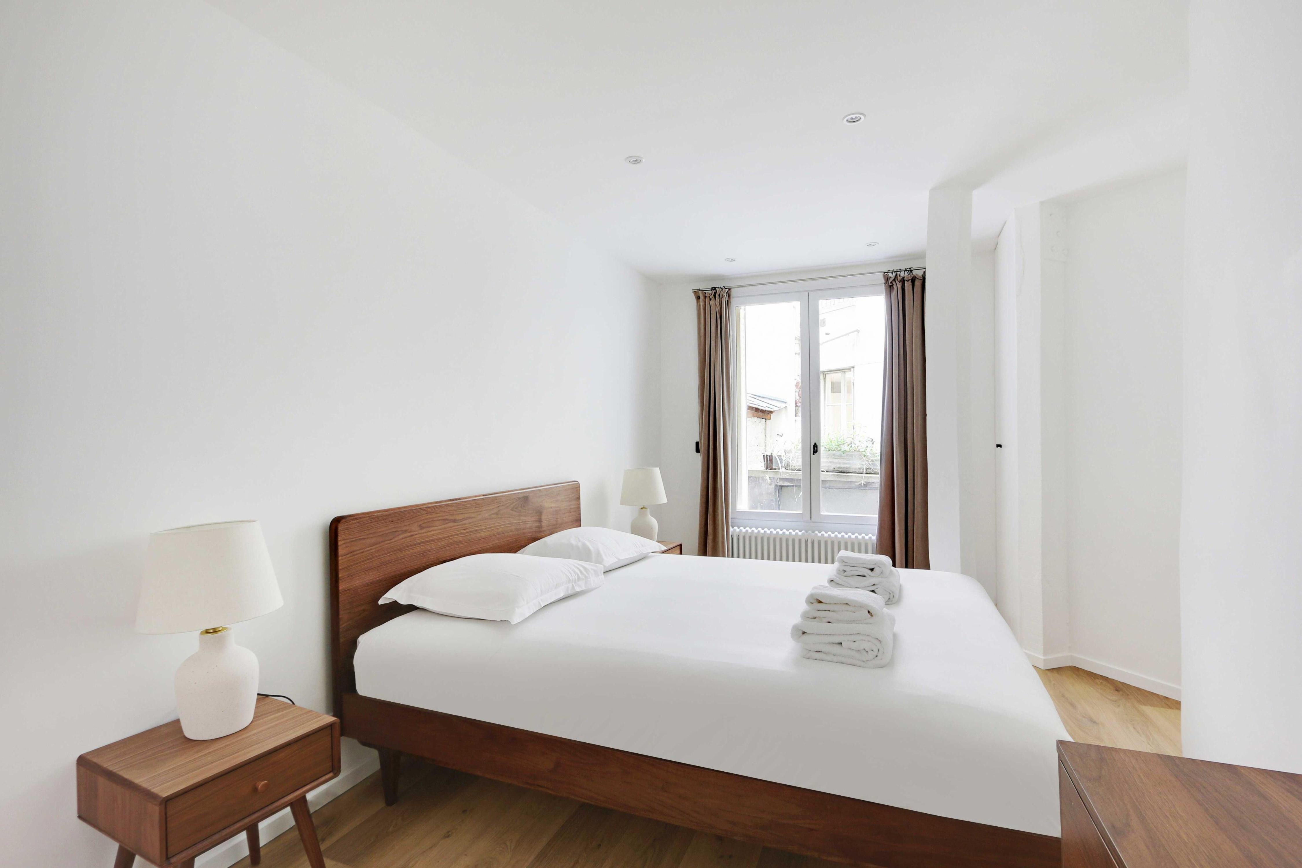 Modern and elegant apt 1BD/4P - Quartier Latin - Tap to explore photos
