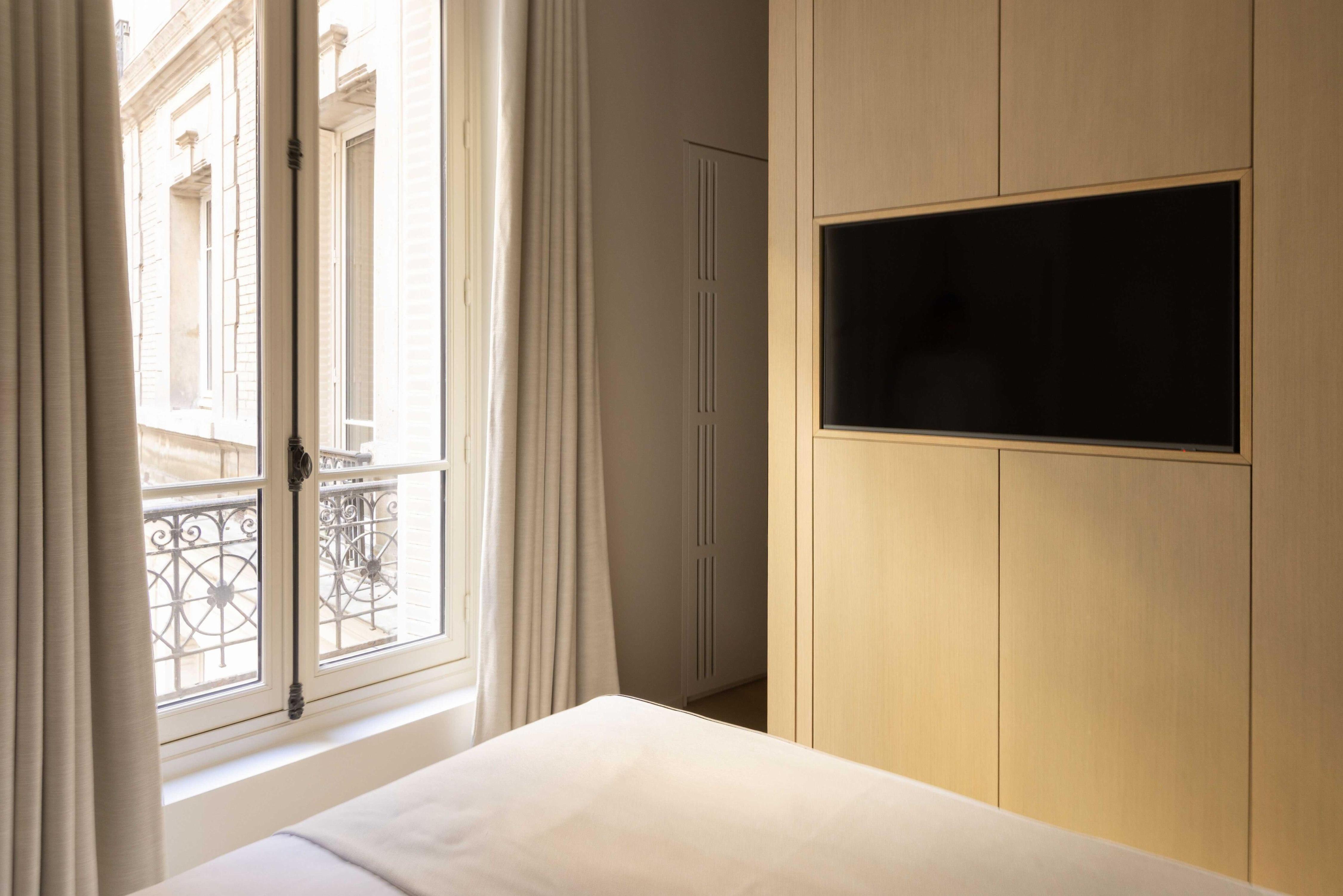 Luxury flat -2BR/6P-Madeleine/Saint Honore - Tap to explore photos