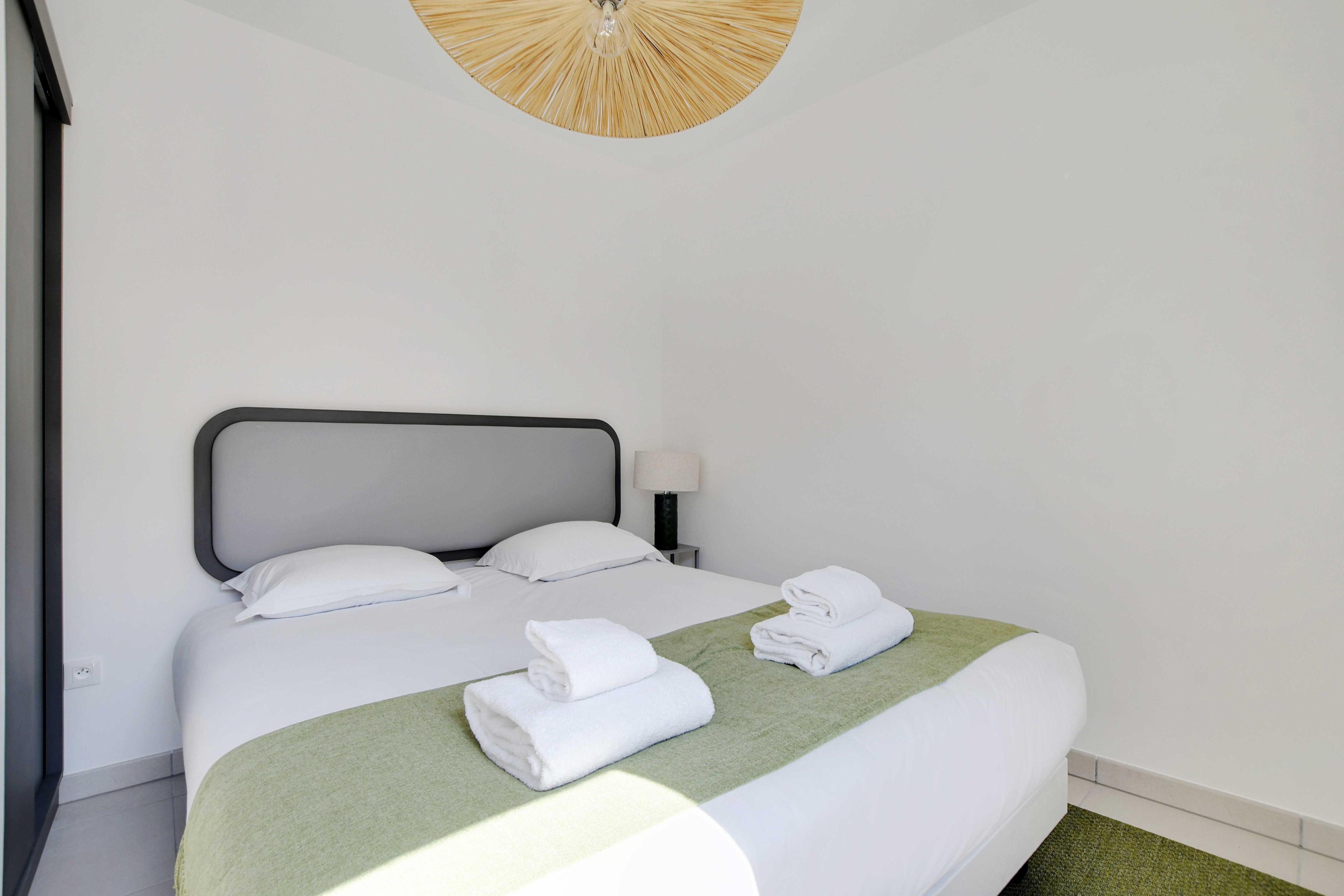 Elegant Appt - 2BDR/6P - Near Paris & La Defense