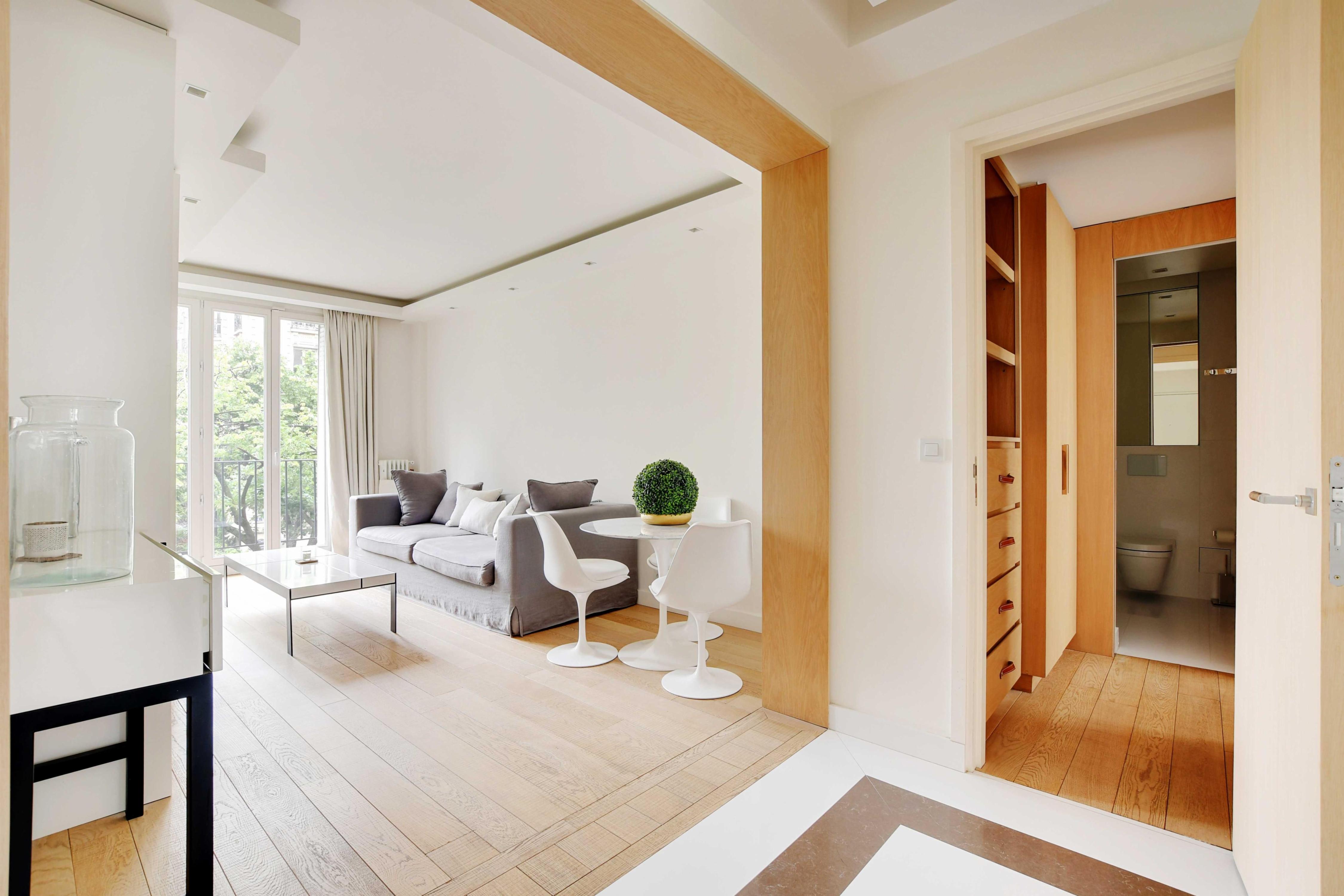 Charming Appt with AC- 1BD/2P - Tour Eiffel - Tap to explore photos