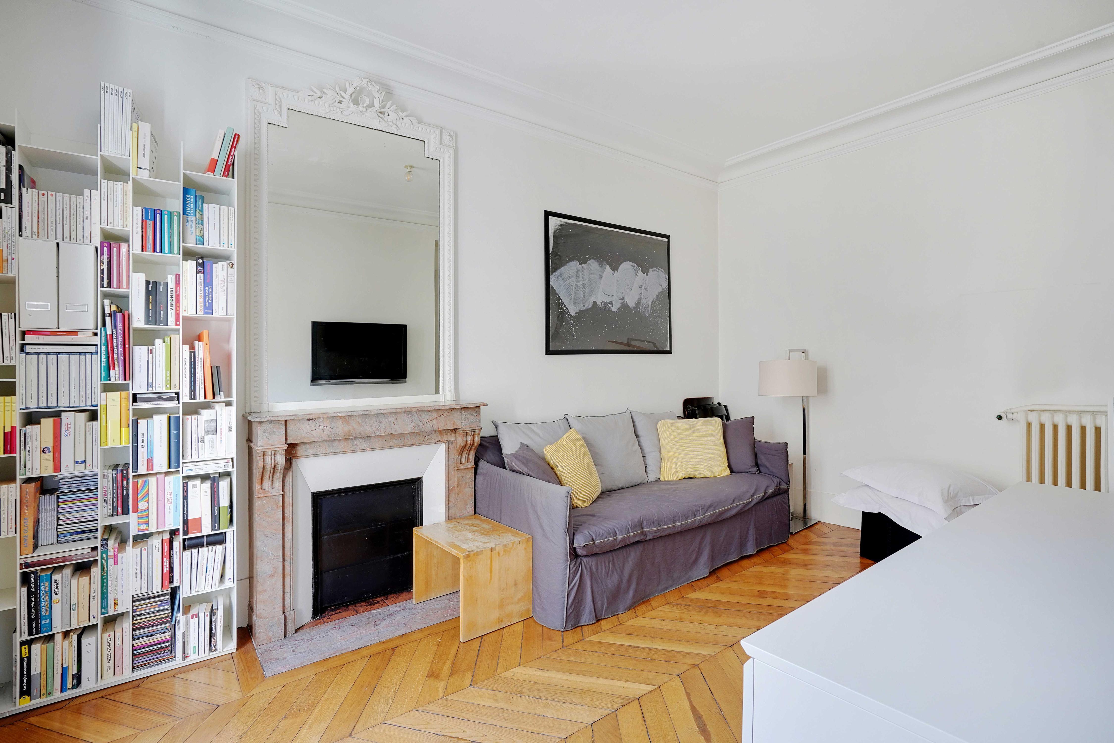 Charming apartment- 2BR-4P- Parc Monceau - Tap to explore photos