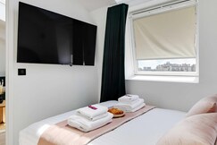 Rooftop Apartment - 1BR/4P - Nation/Voltaire