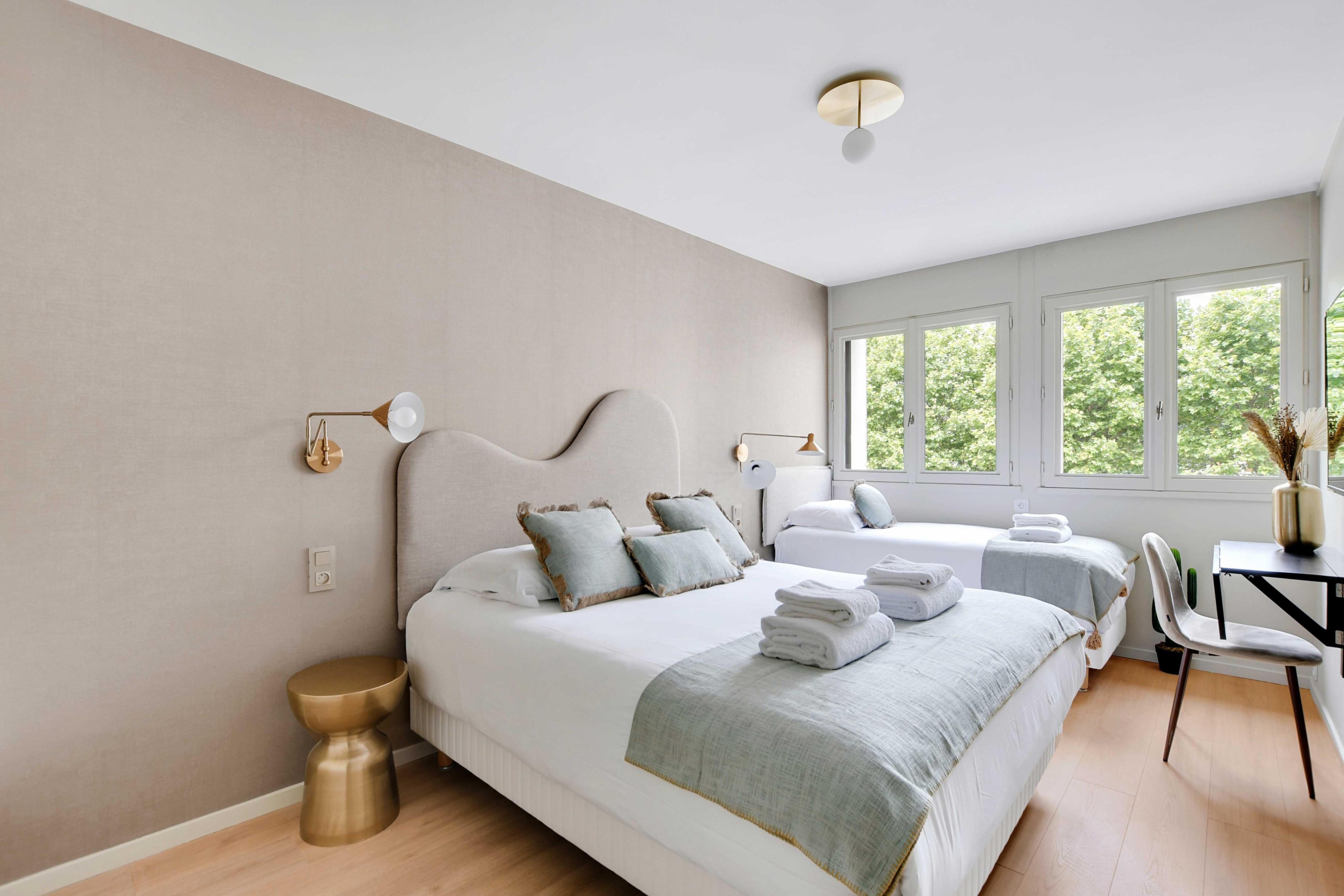 Modern Green Suites residence - MeudonVelizy - Tap to explore photos