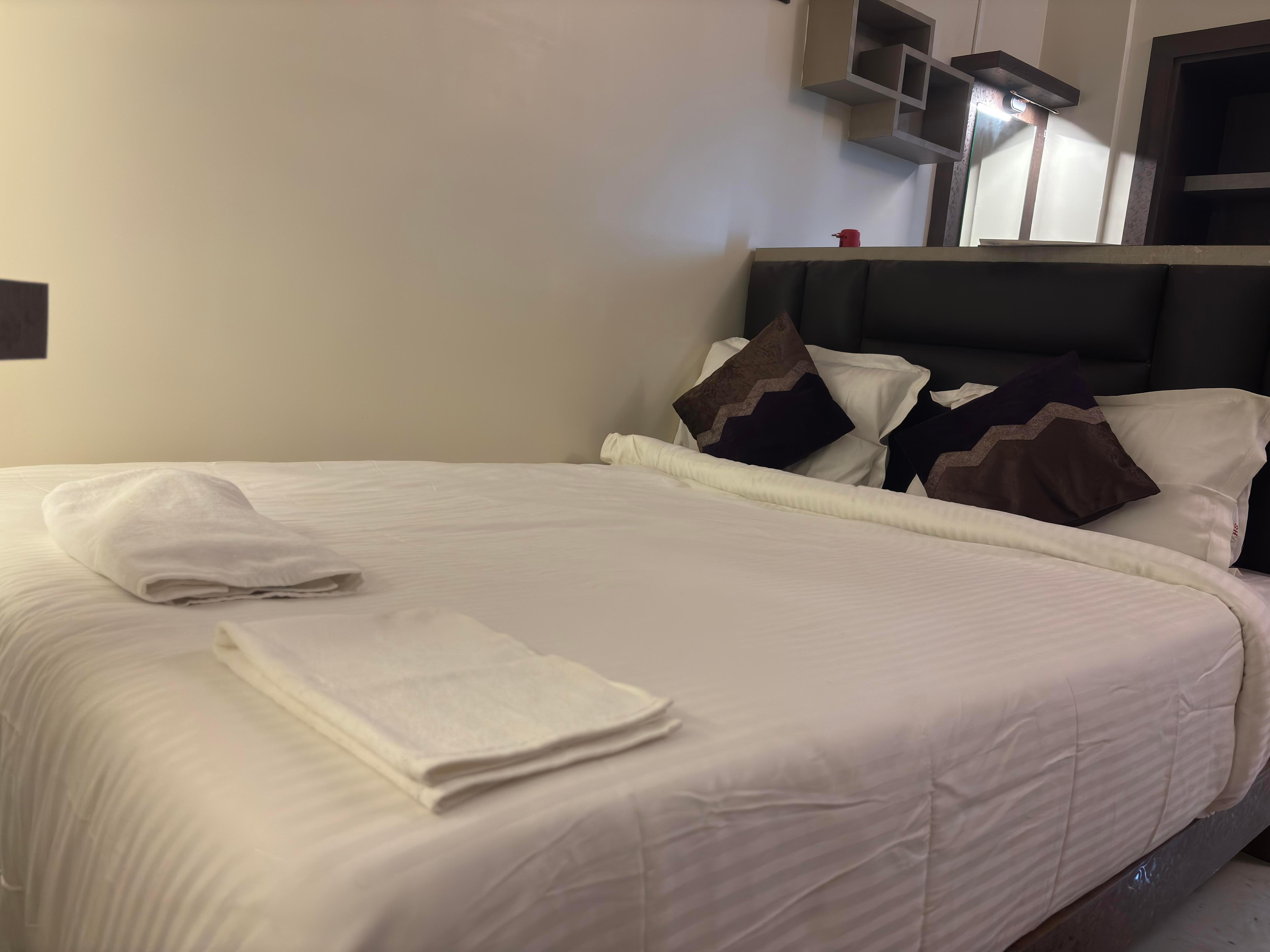 Hotel Shreesh Mayapurr Room Type - STANDARD NON AC ROOM