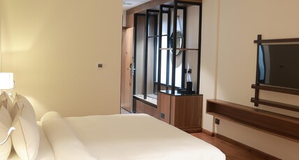 The Omnia Convention by Tivoli Room Type - Deluxe King Bed The Omnia Convention by Tivoli Room Type - Deluxe King Bed