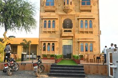 Seven Heaven Hotel Sikar