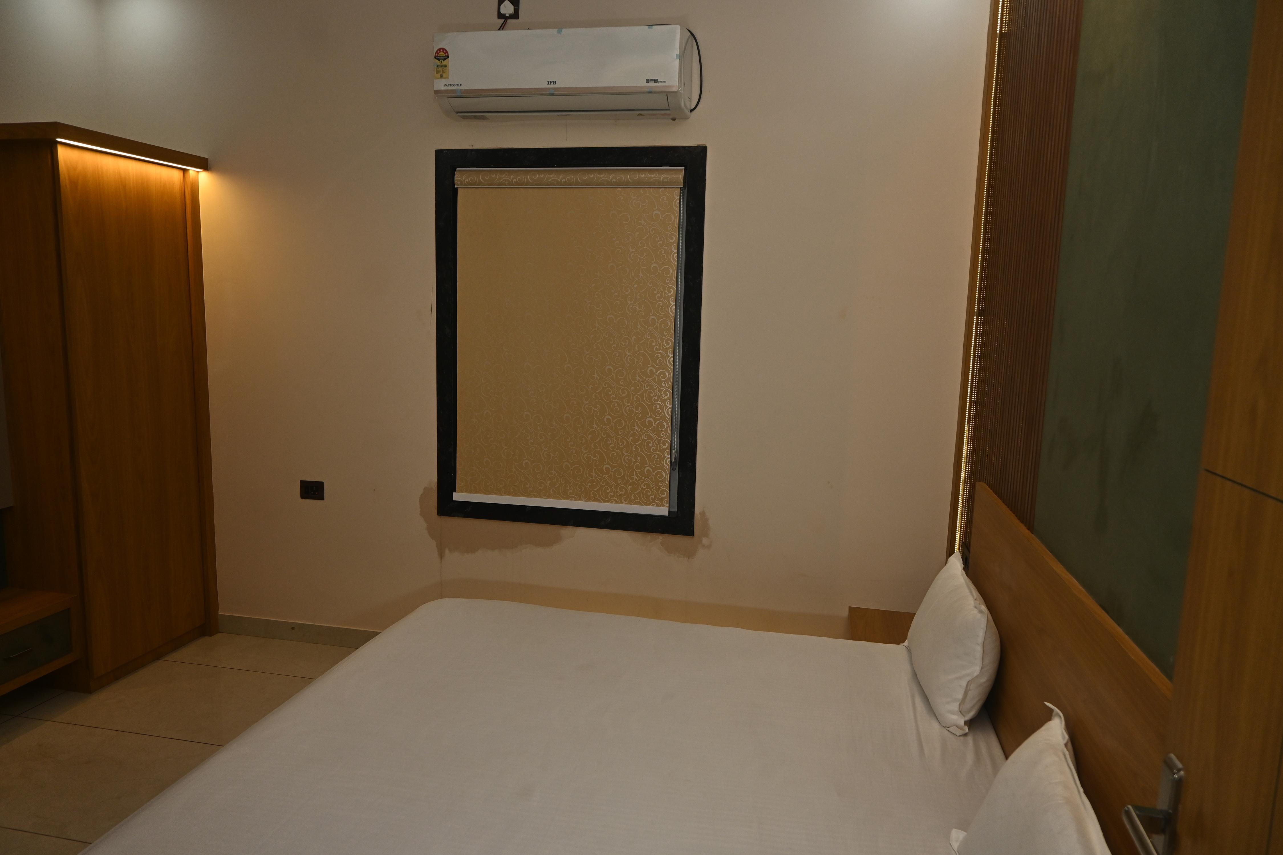 Seven Heaven Hotel Sikar - Tap to explore photos