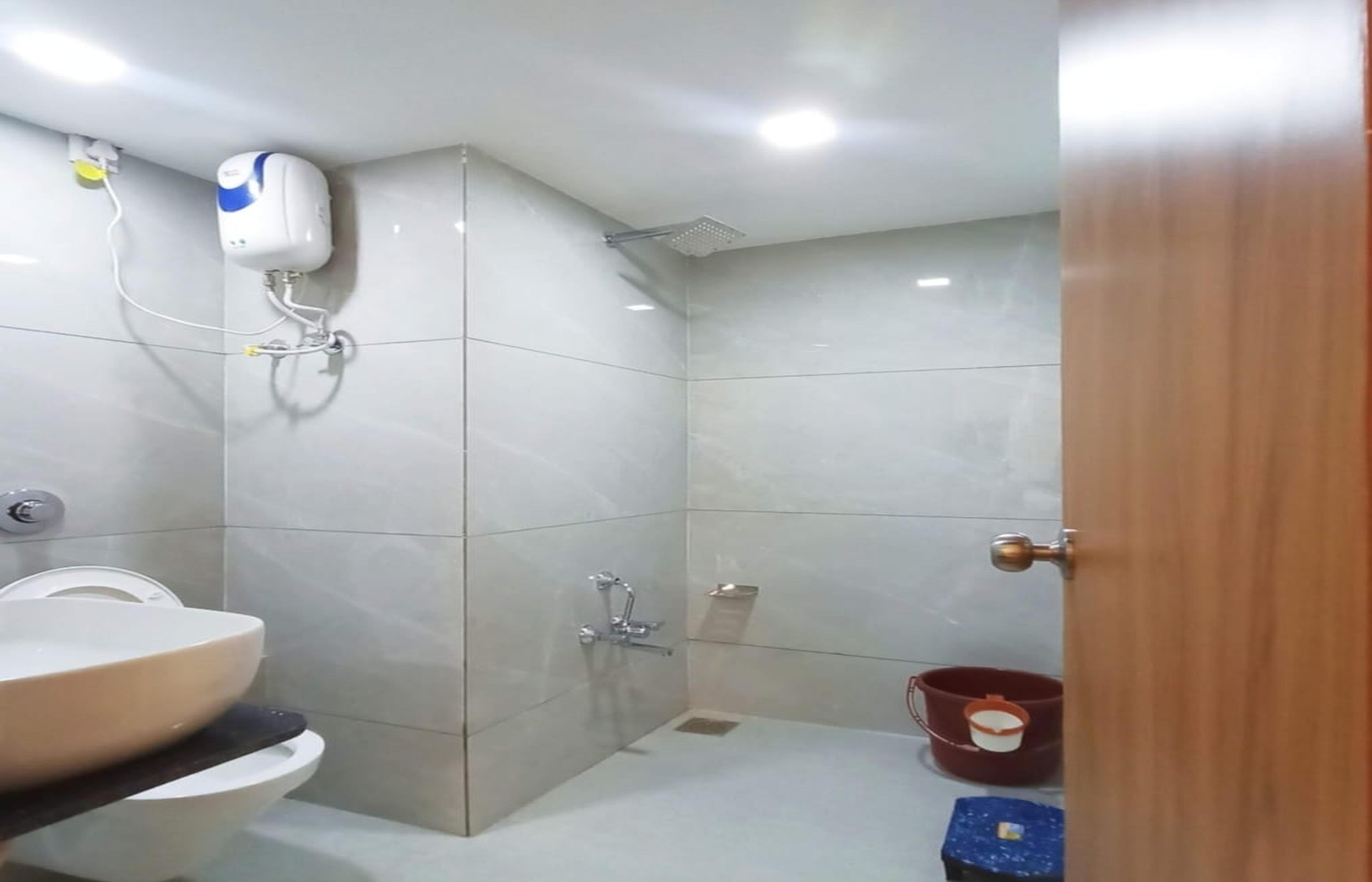 hotel shree Tapovan - Tap to explore photos